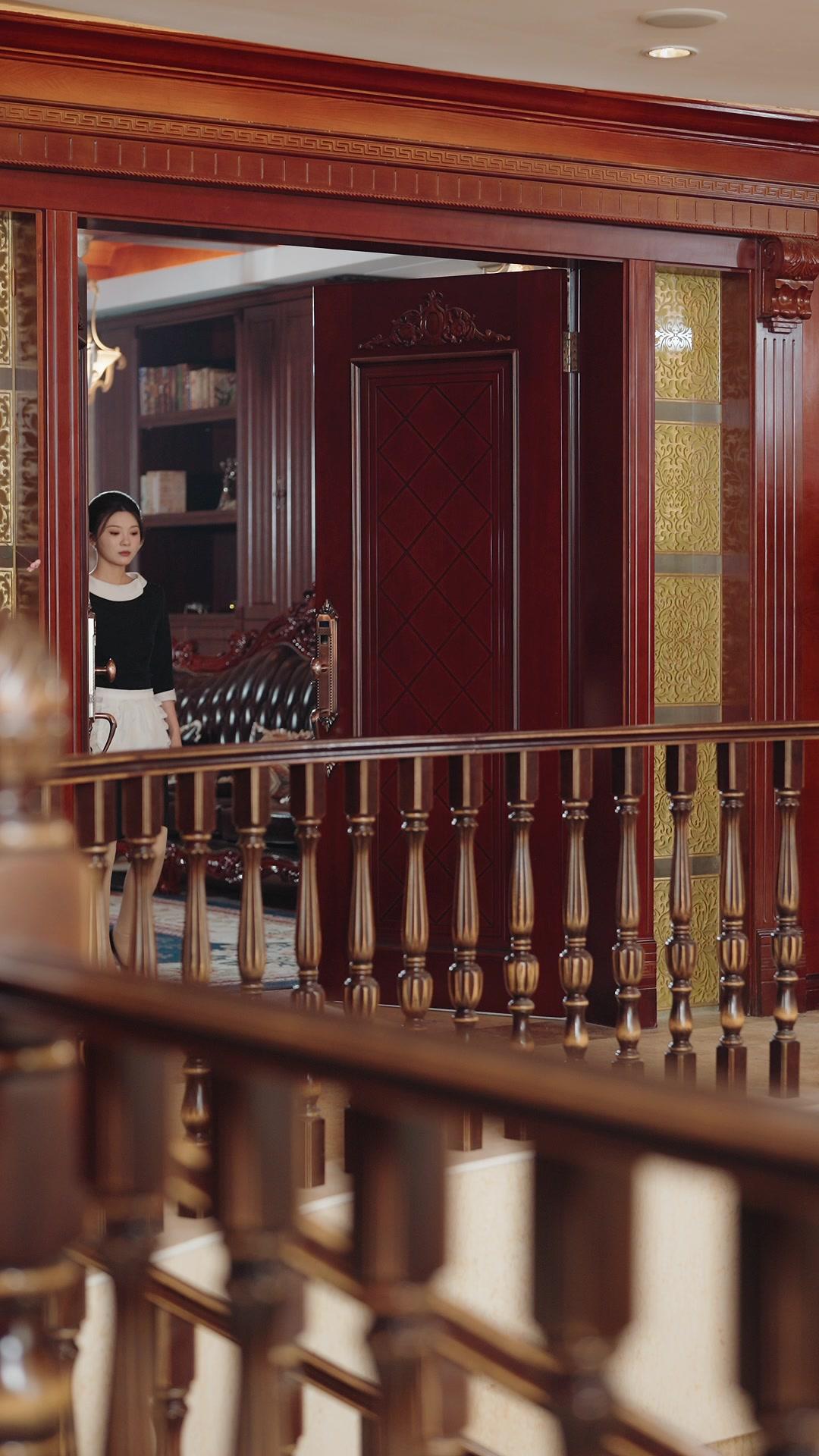 Ugly Husband's Secret Identity