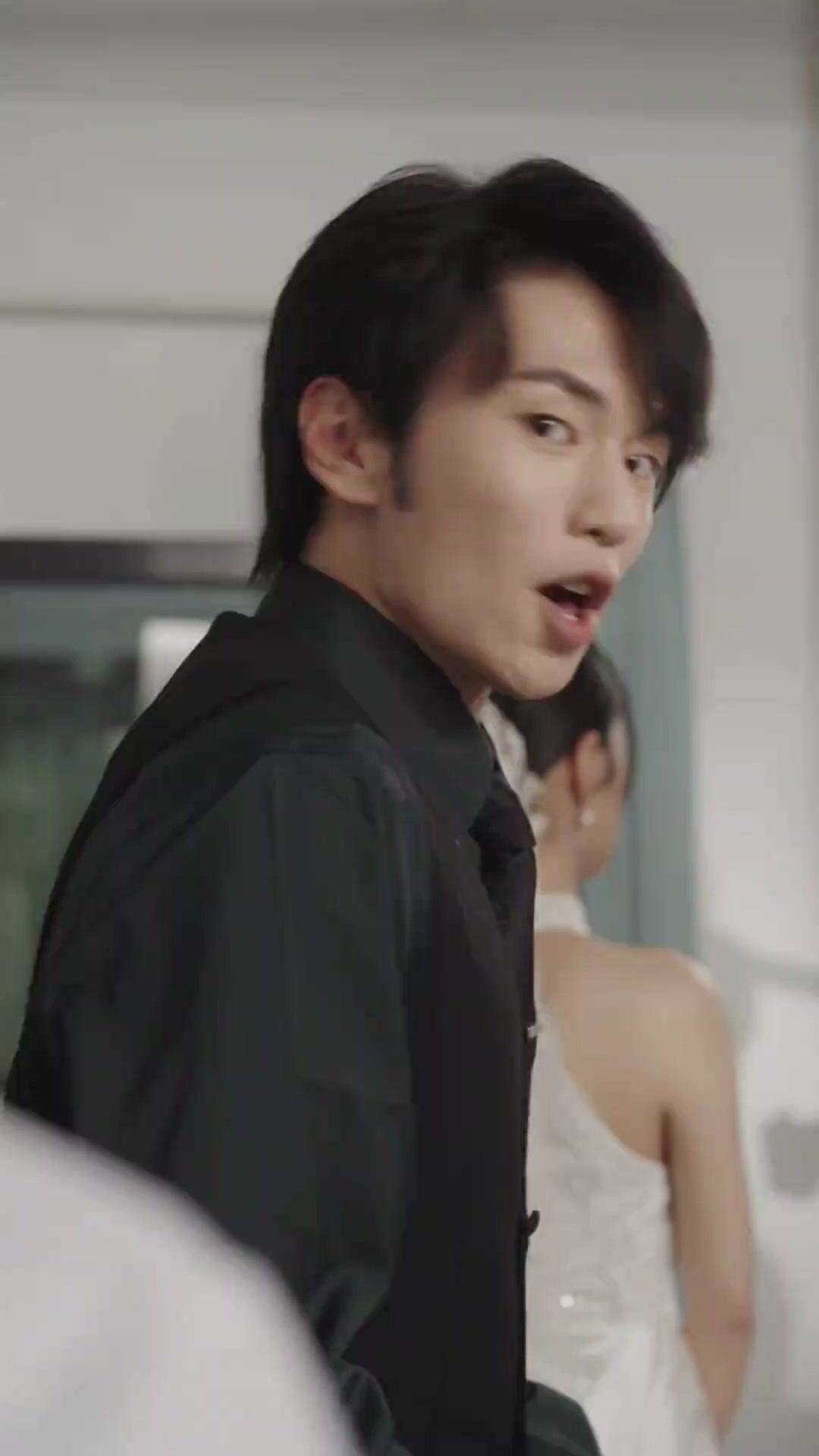 (Doblado) ¿La sustituya de quién?