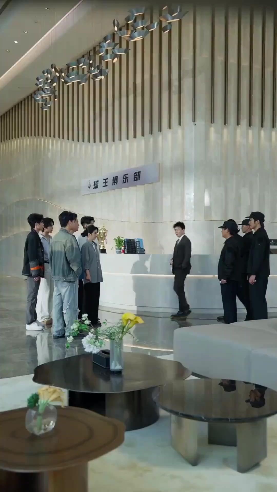 (Dubbed)Behind the Black Eight