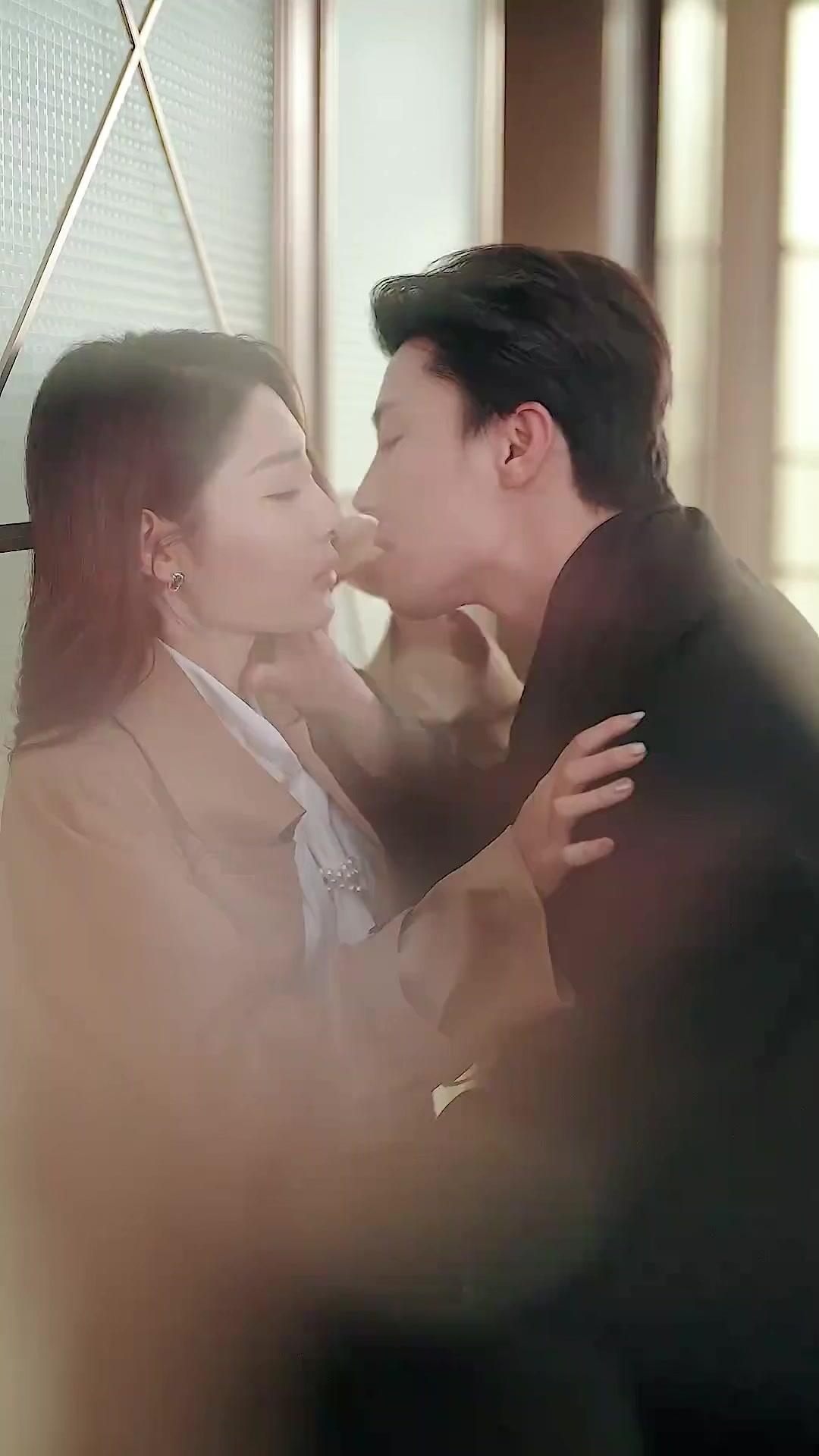 Runaway Mom, Billionaire Twins