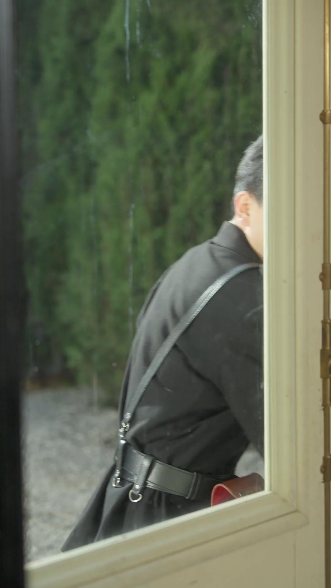 Entre cenizas, volvió por ella