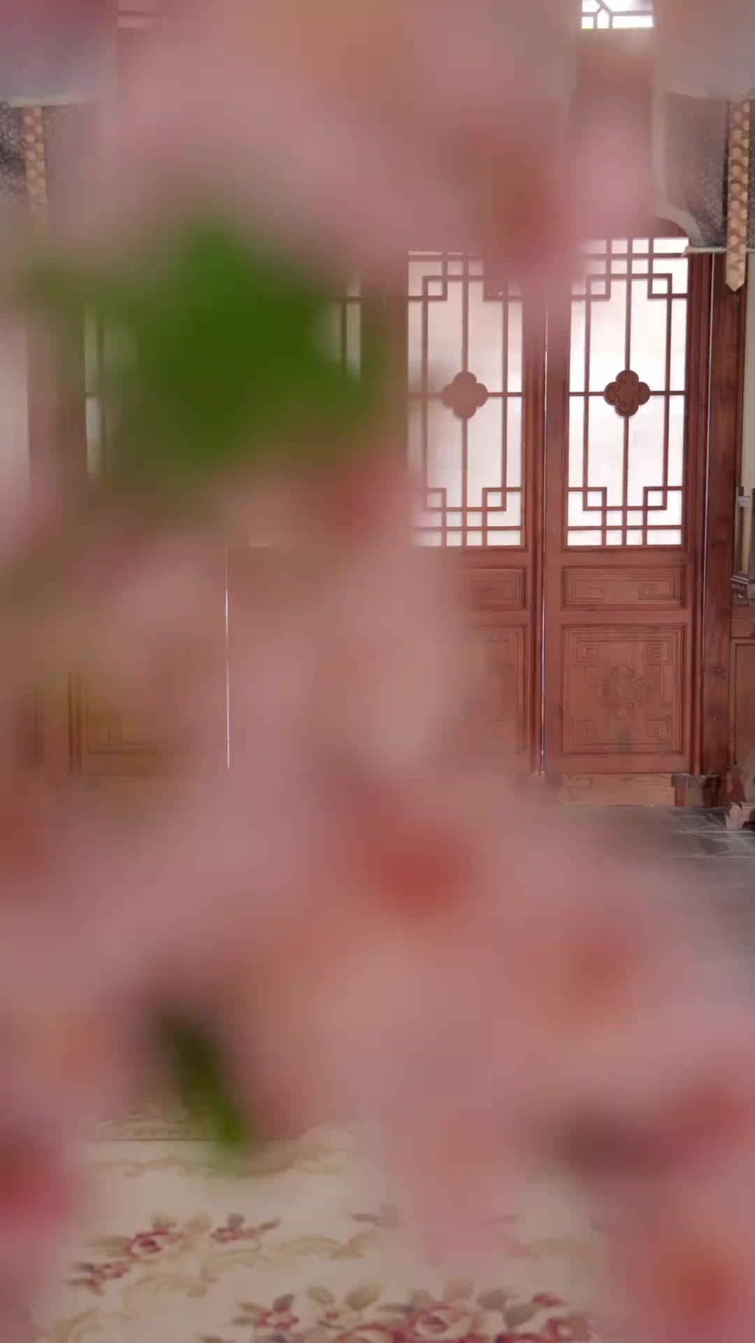 Bangkit Kembali, Menolak Jadi Istri Baik