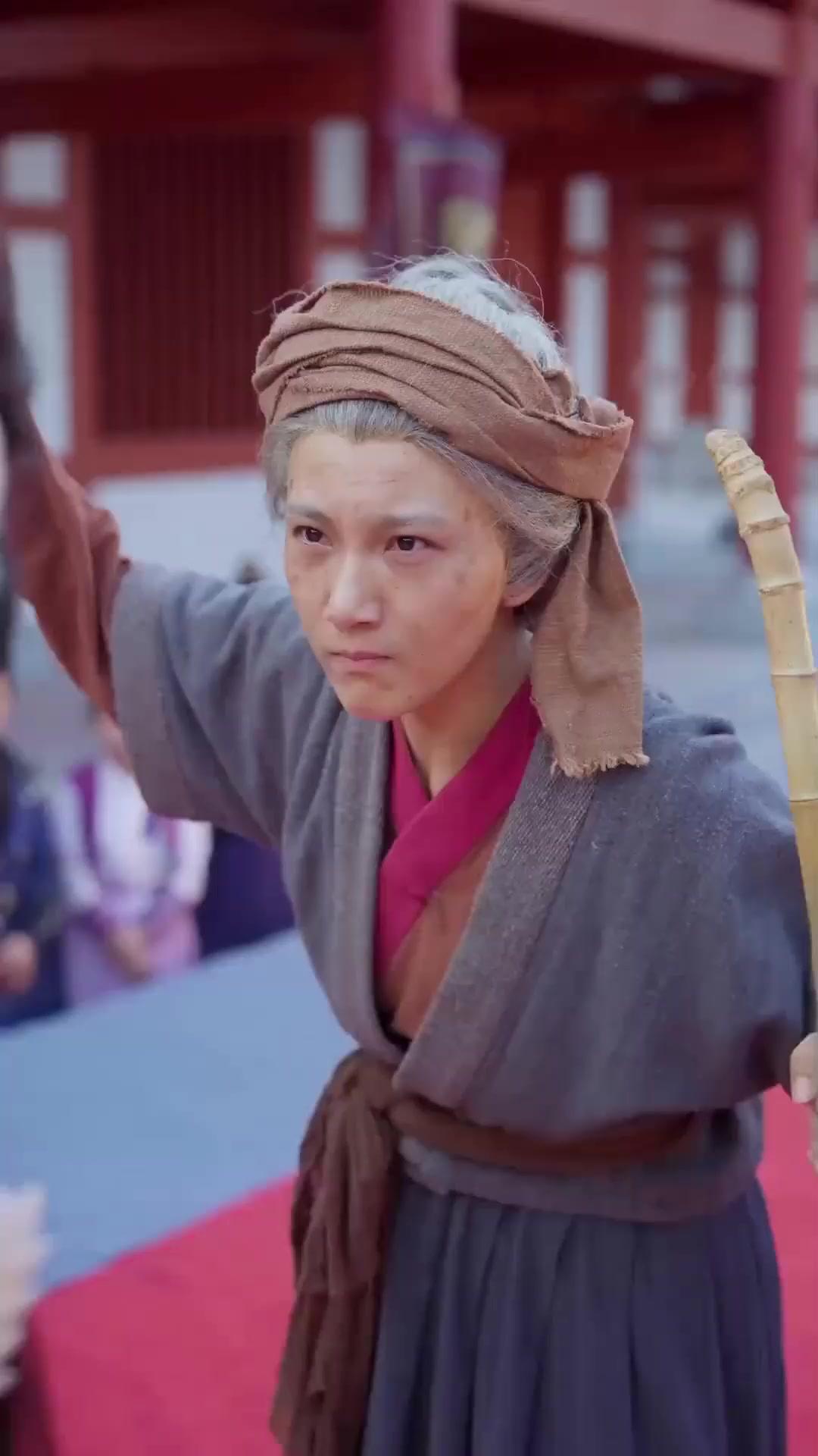 (Sulih suara) Dari Buangan Menjadi Naga