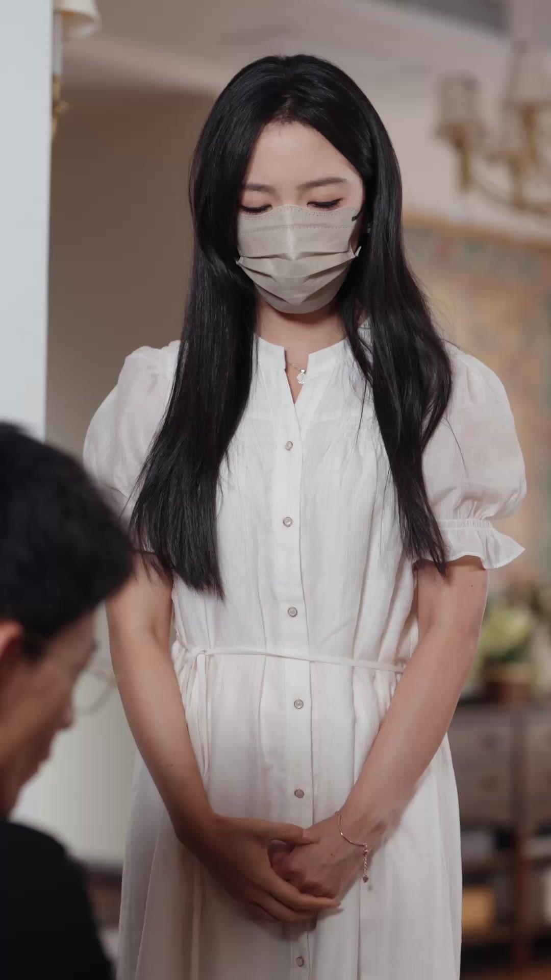 Bayangan Di Balik Senyum Indahmu