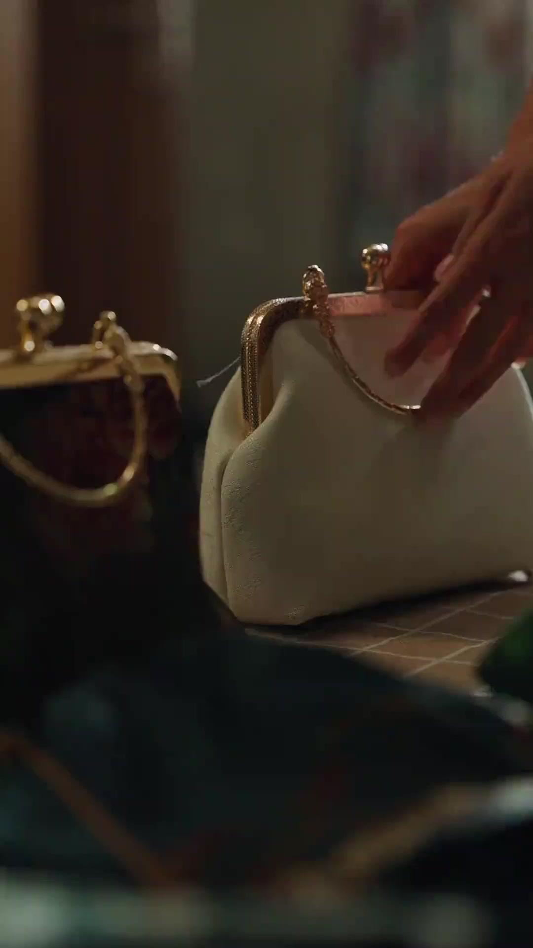 سندريلا، أمك البطلة جاءت