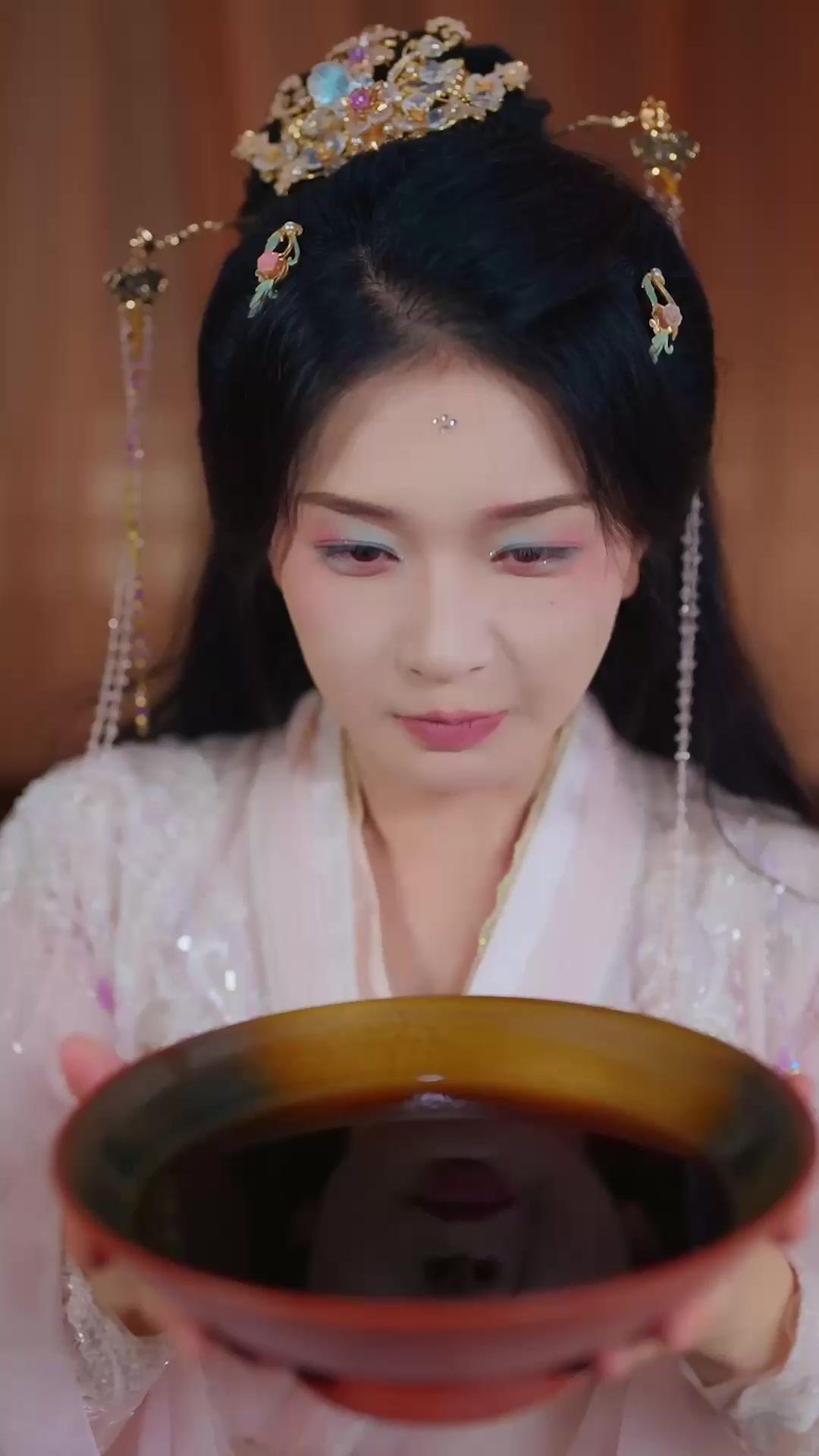 A Vilã… Que Quebra o Destino?!