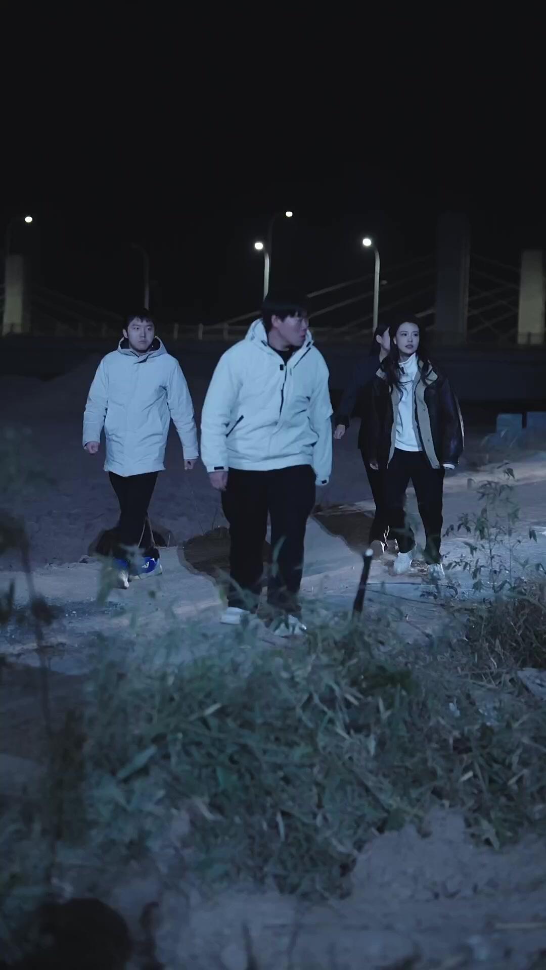 Rahasia Masa Lalu, Cinta dan Balas Dendam