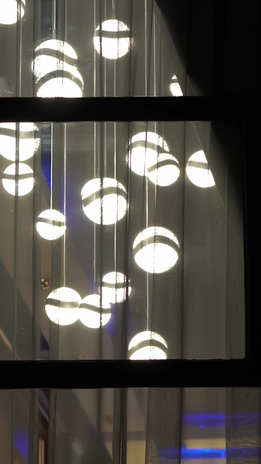 Mimada pelo CEO Mandão Depois de Cair no Romance