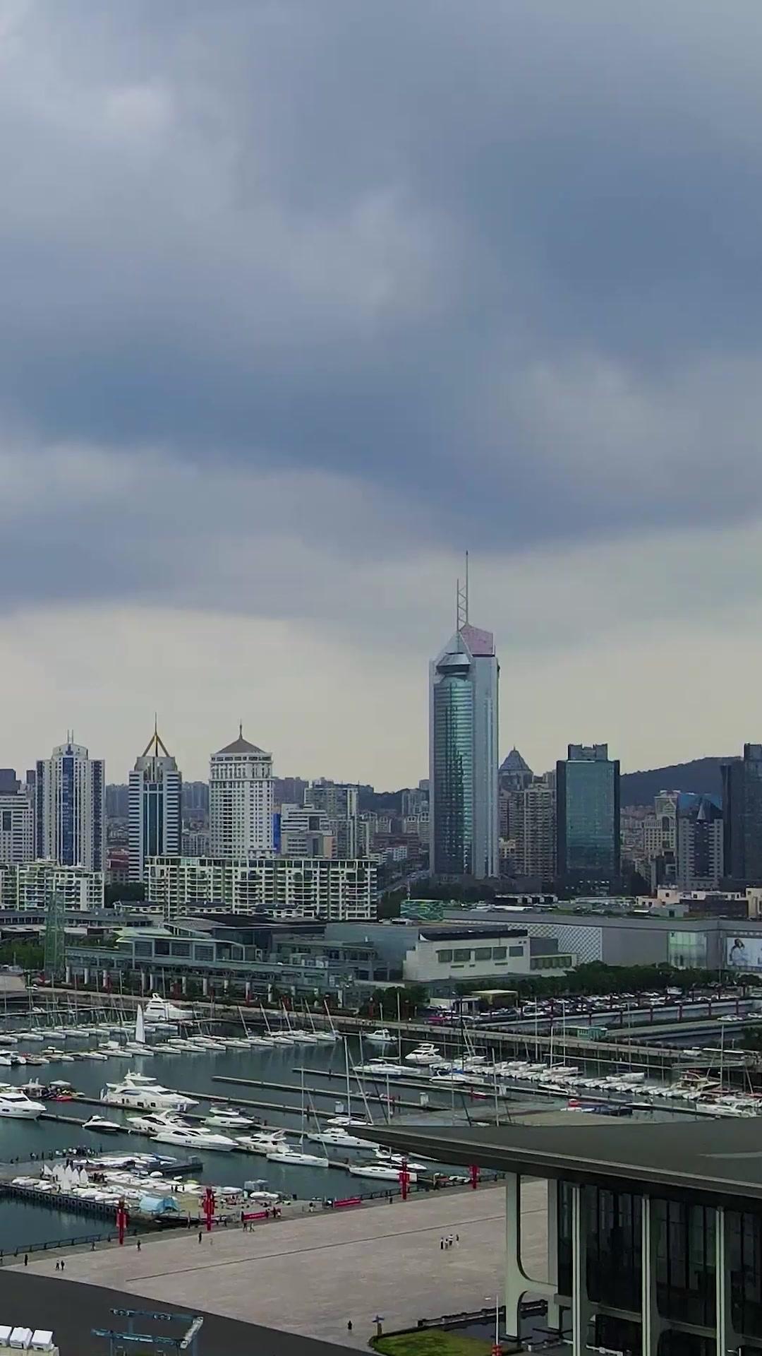 FAUX SANG, VRAI AMOUR