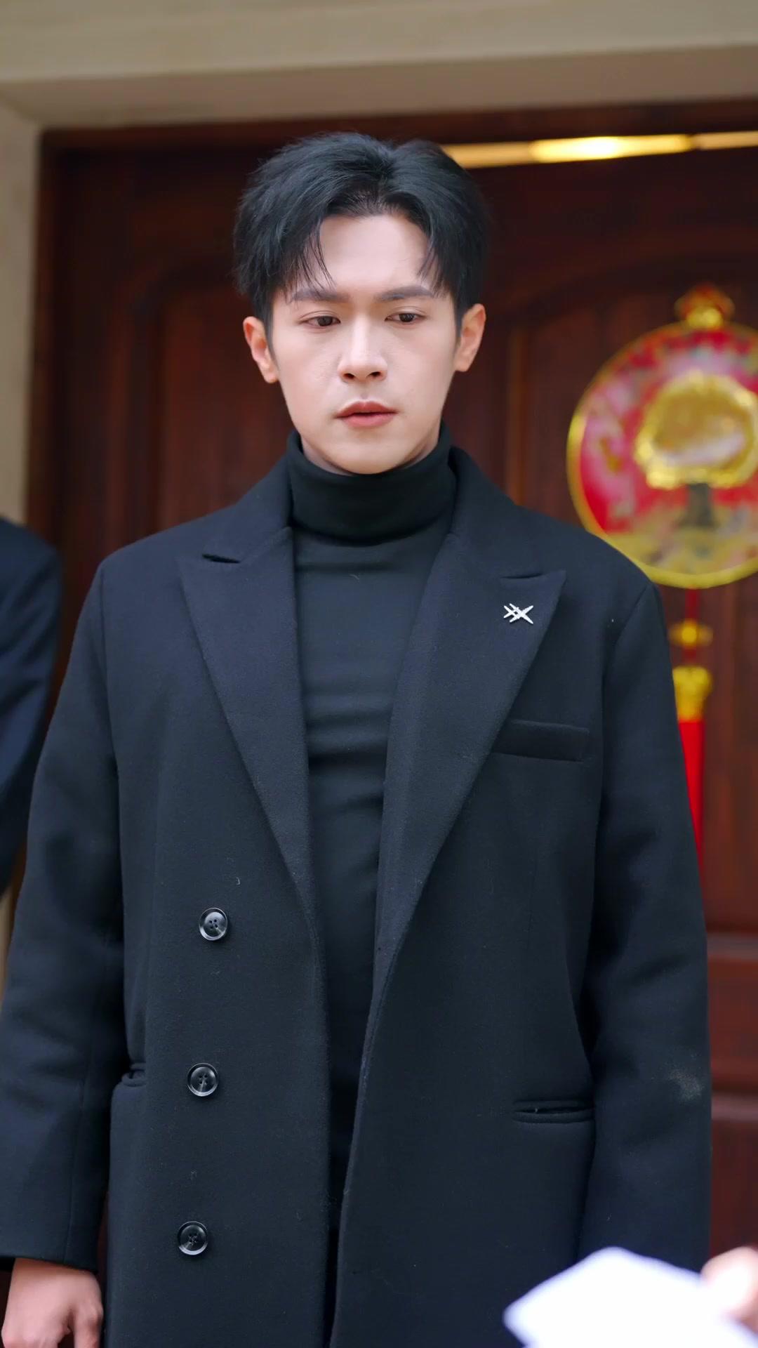 "남자 비서"에게 반했다면?