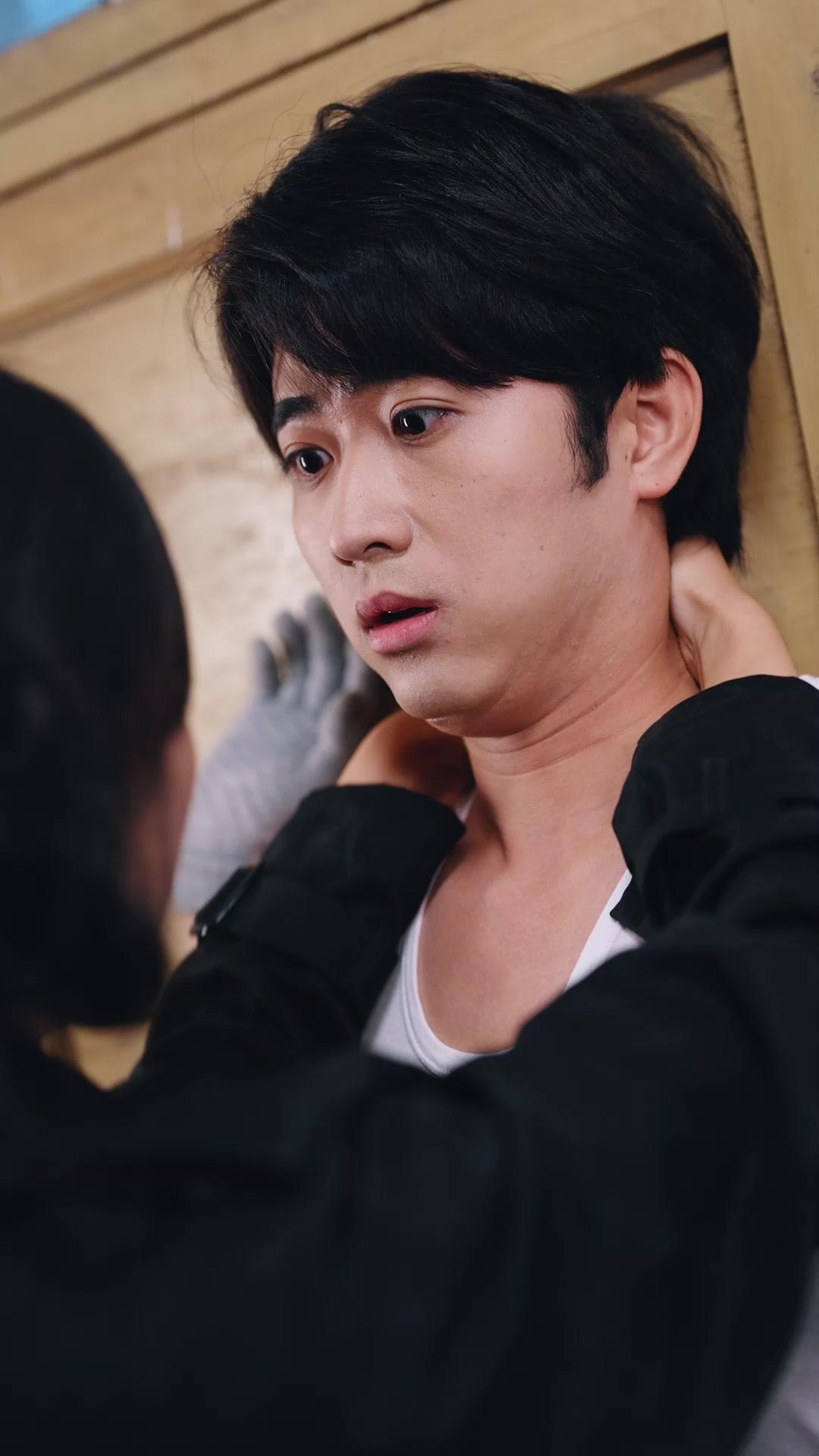 別碰我的黃金右手！