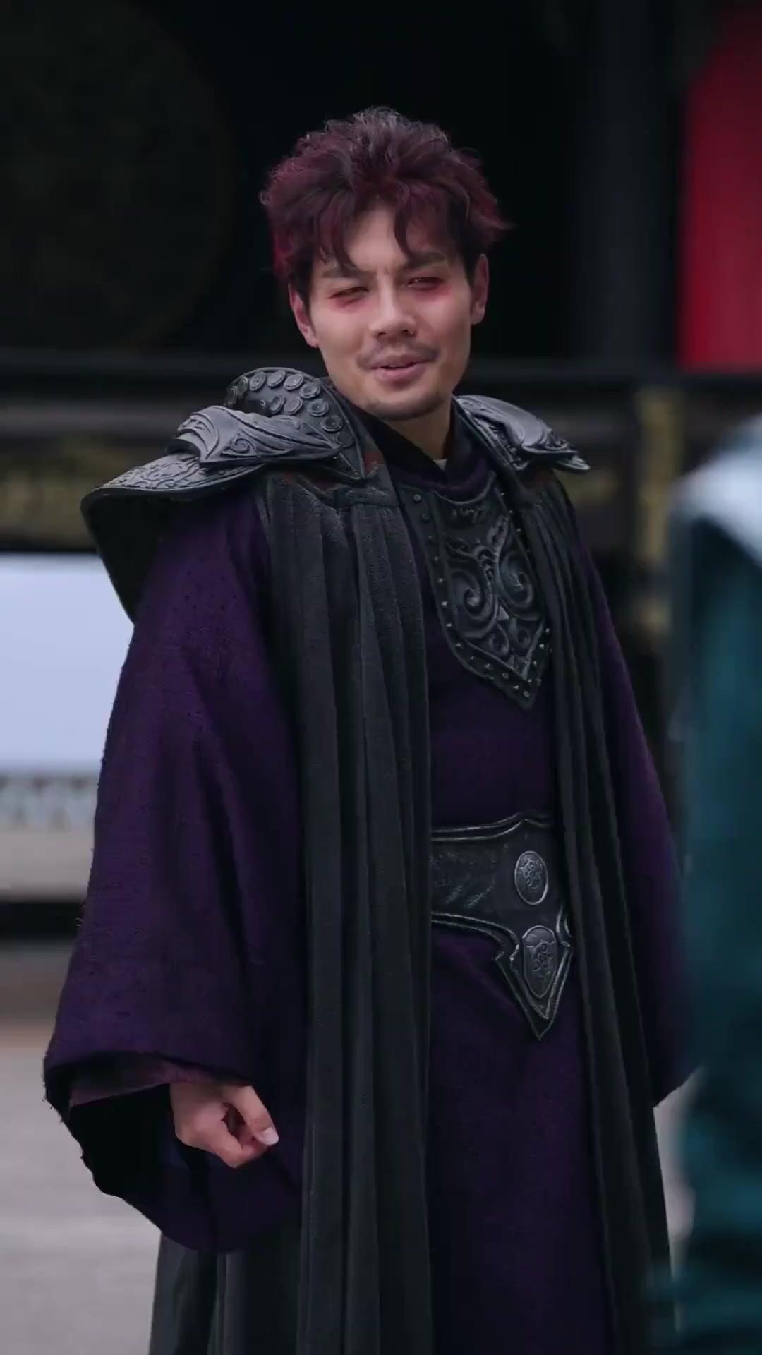 (Dublagem)O Jovem Santo da Espada