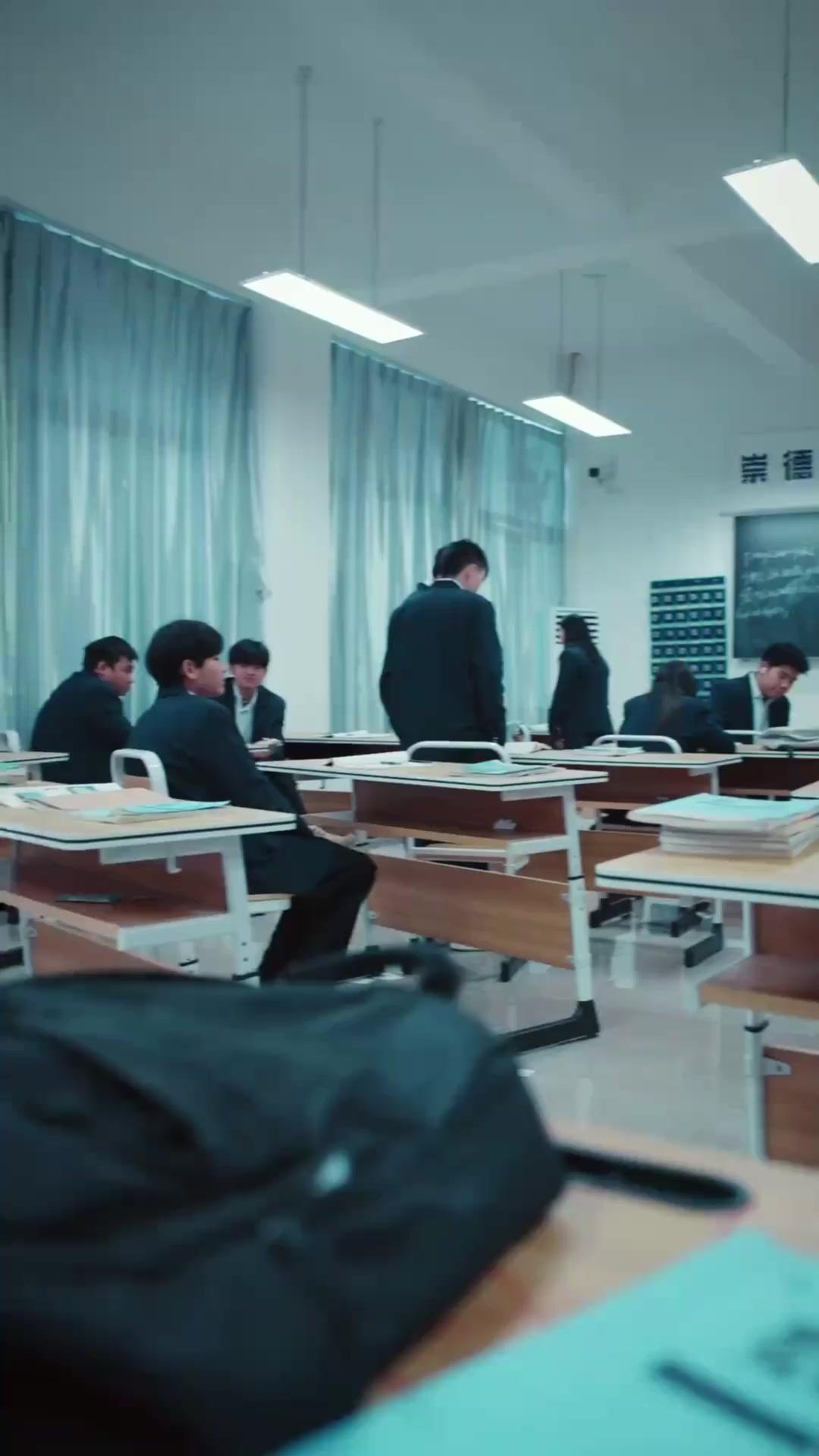 (더빙) 전학생, 그놈이 왔다