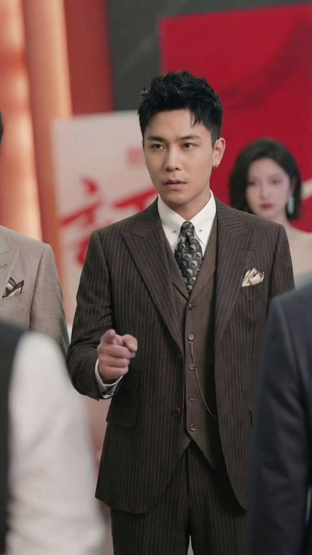 De Gerente a Segurança: A Vingança do Herdeiro