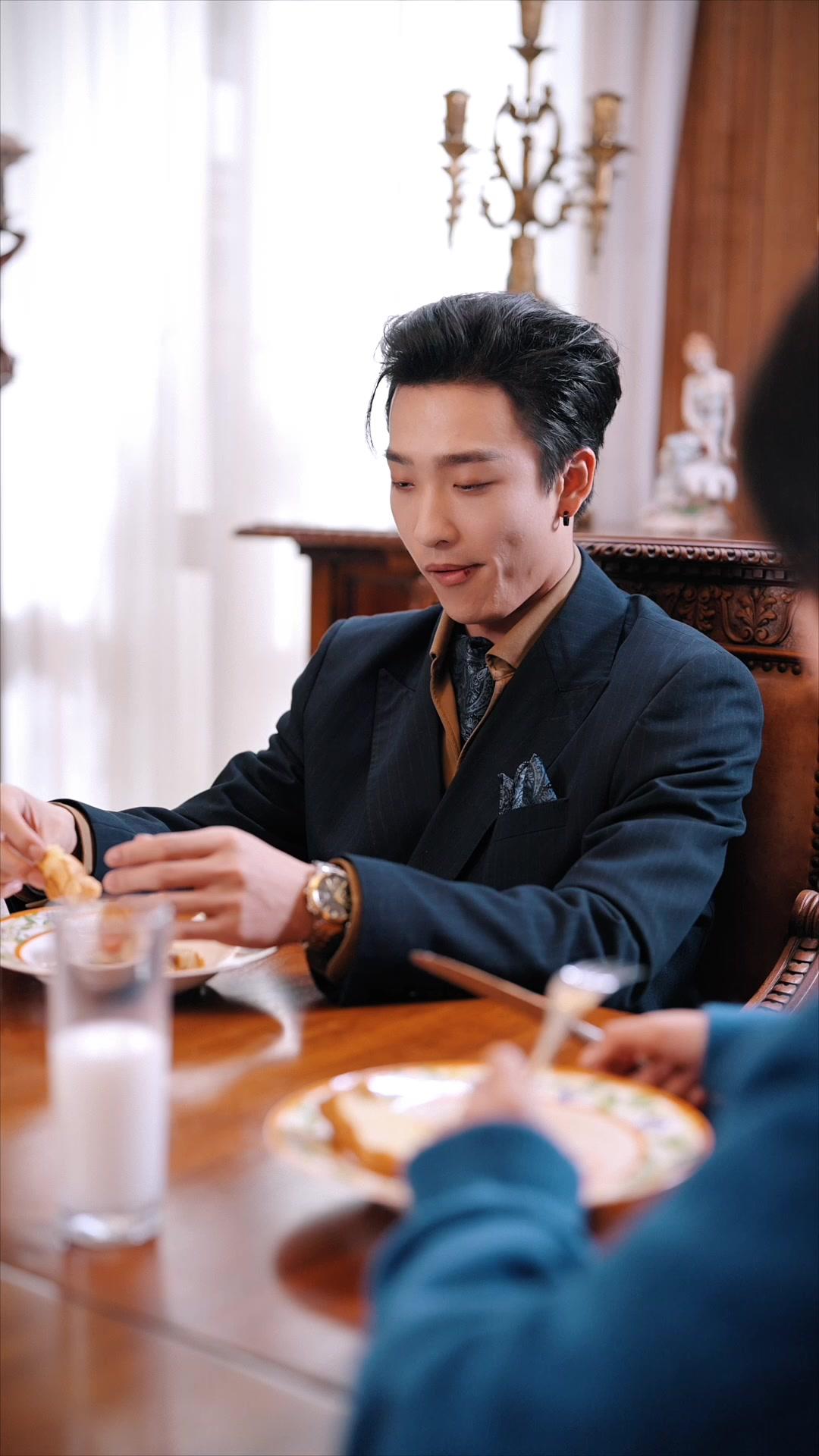 Jejak Cinta di Tengah Malam