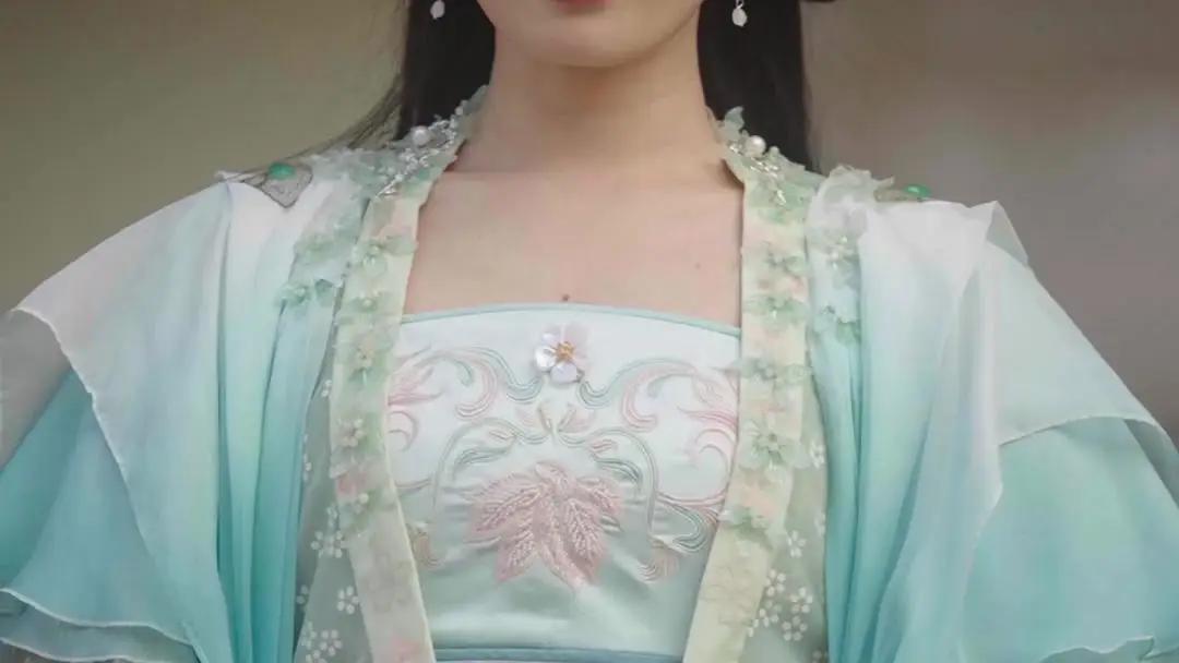 The Do-Over Queen: The Courtyard Where Time Stood Still