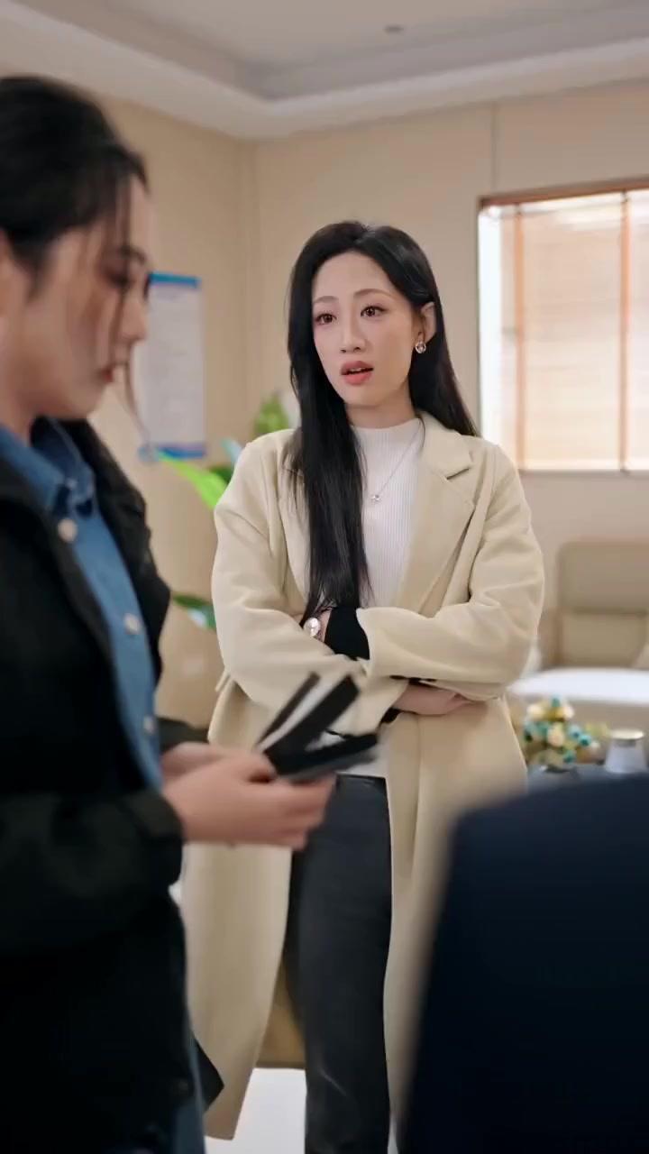 窓口越しの運命の交差点