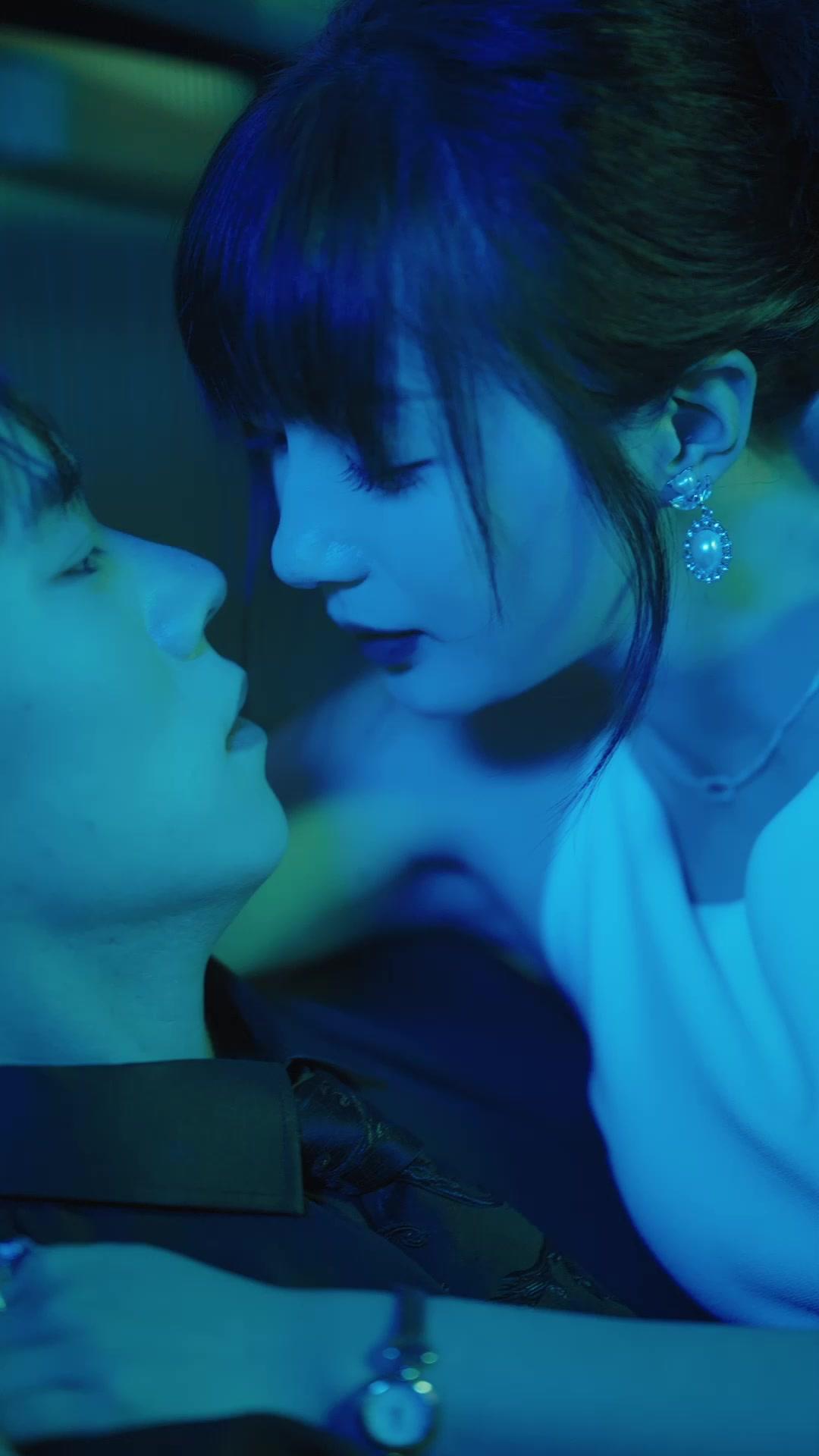 O Marido Grudento que Helena Encontrou