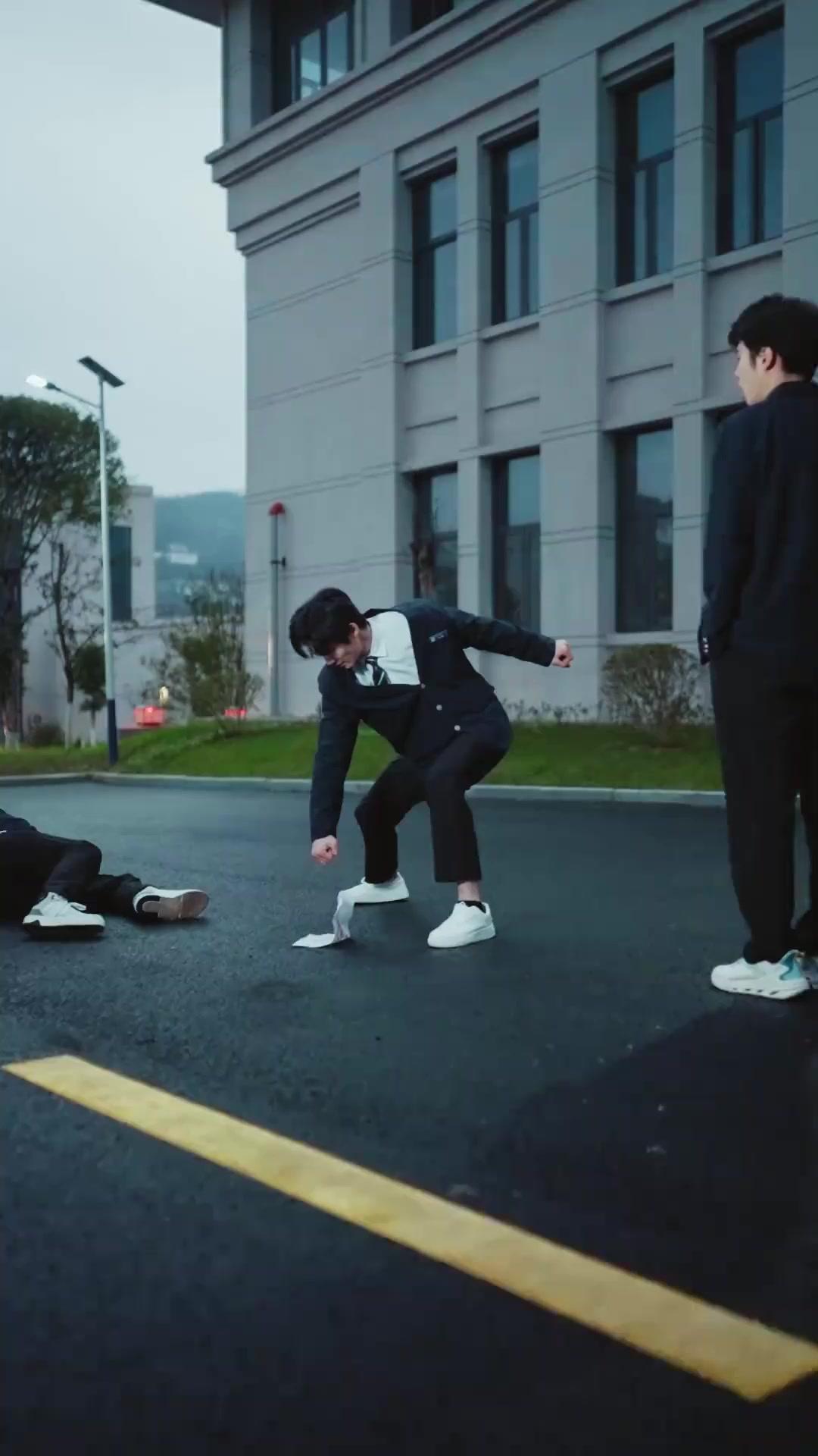 最強転入生、鈴蘭高校を制圧す！