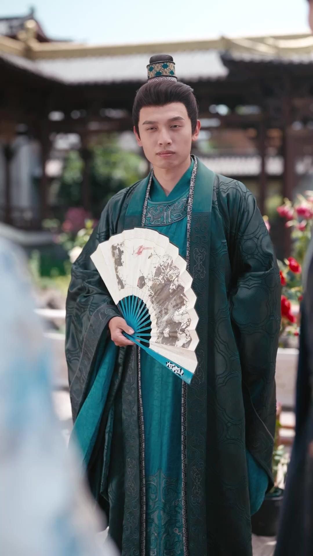 담장 너머의 운명