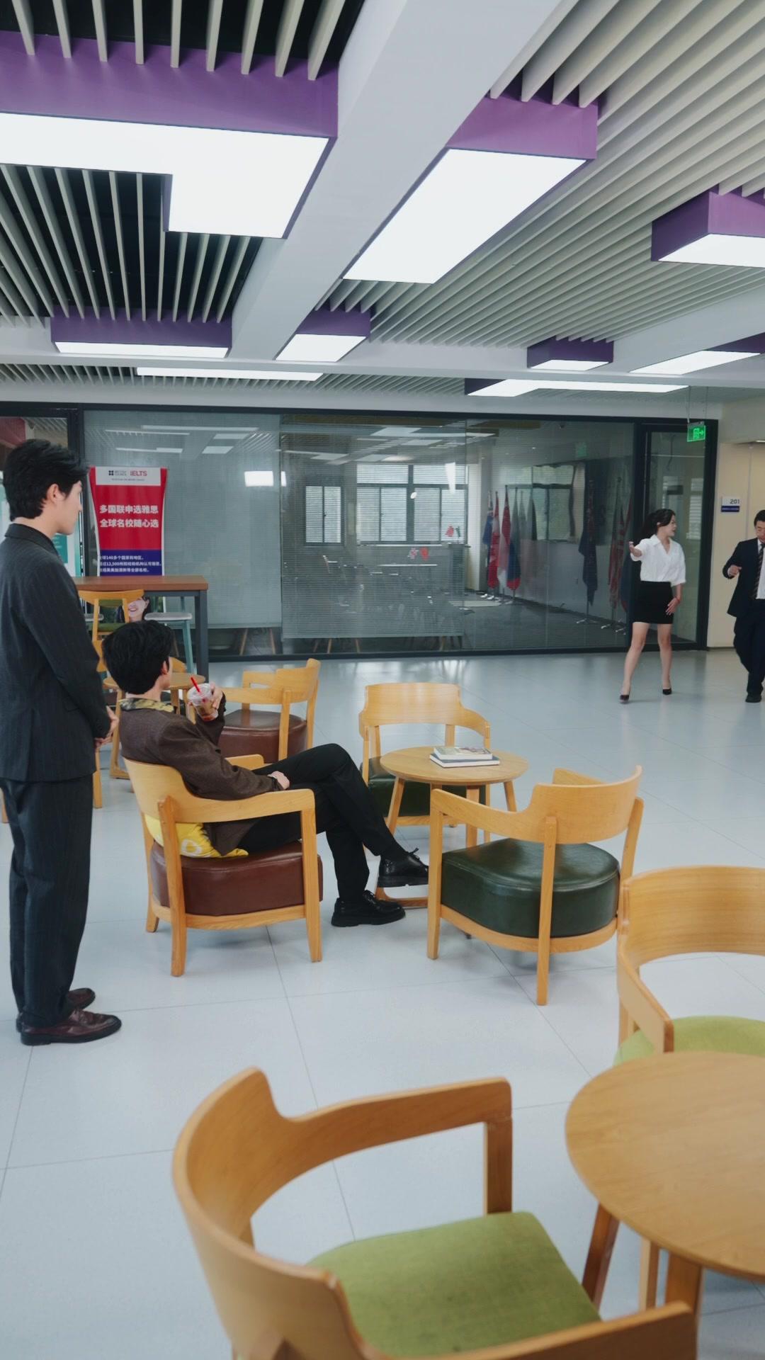 Ratu Kiamat Menakluk Keluarga Kaya