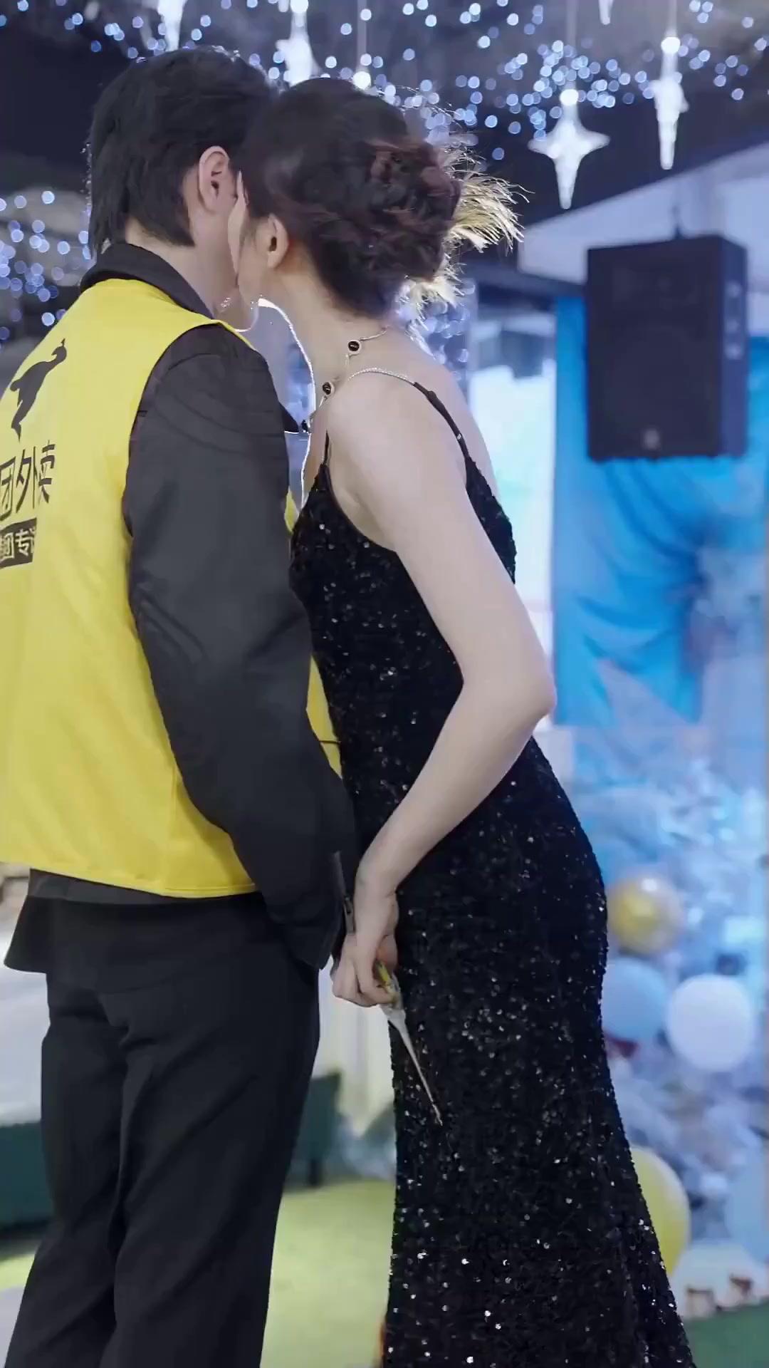 (Dublajlı) Para Kadınlara Harcanır