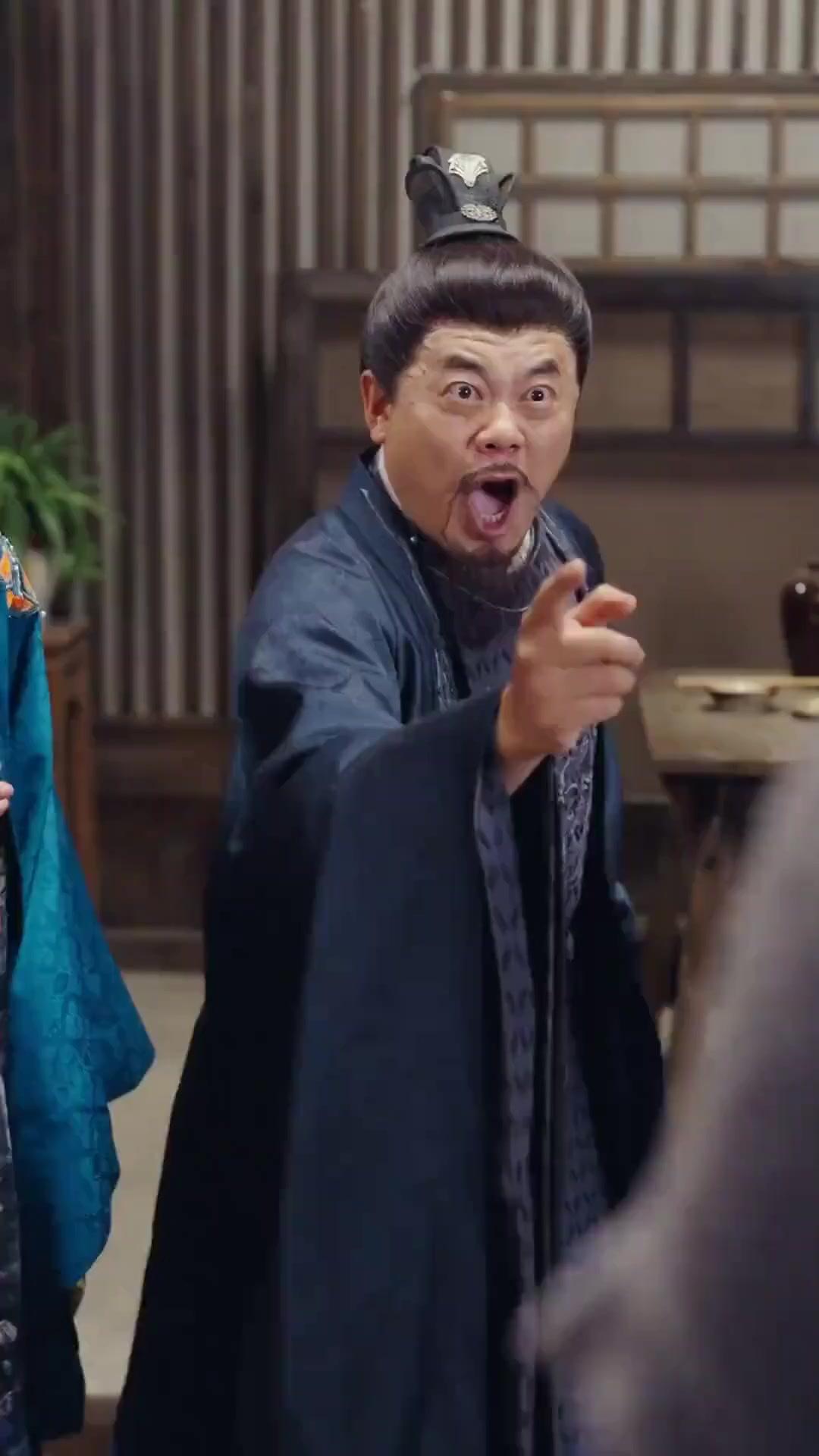 (Doblado) Rosa coronada entre espinas