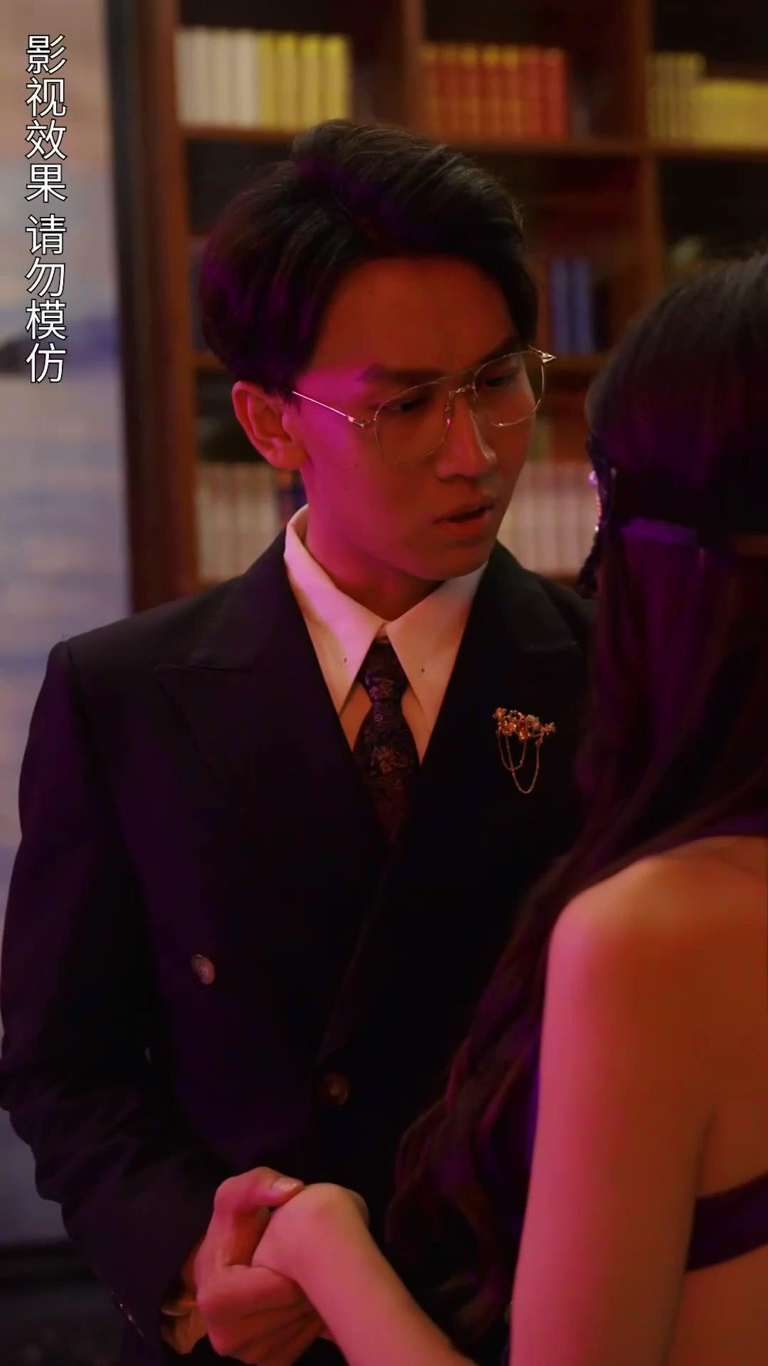 Pernikahan Palsu dengan Direktur Tercinta