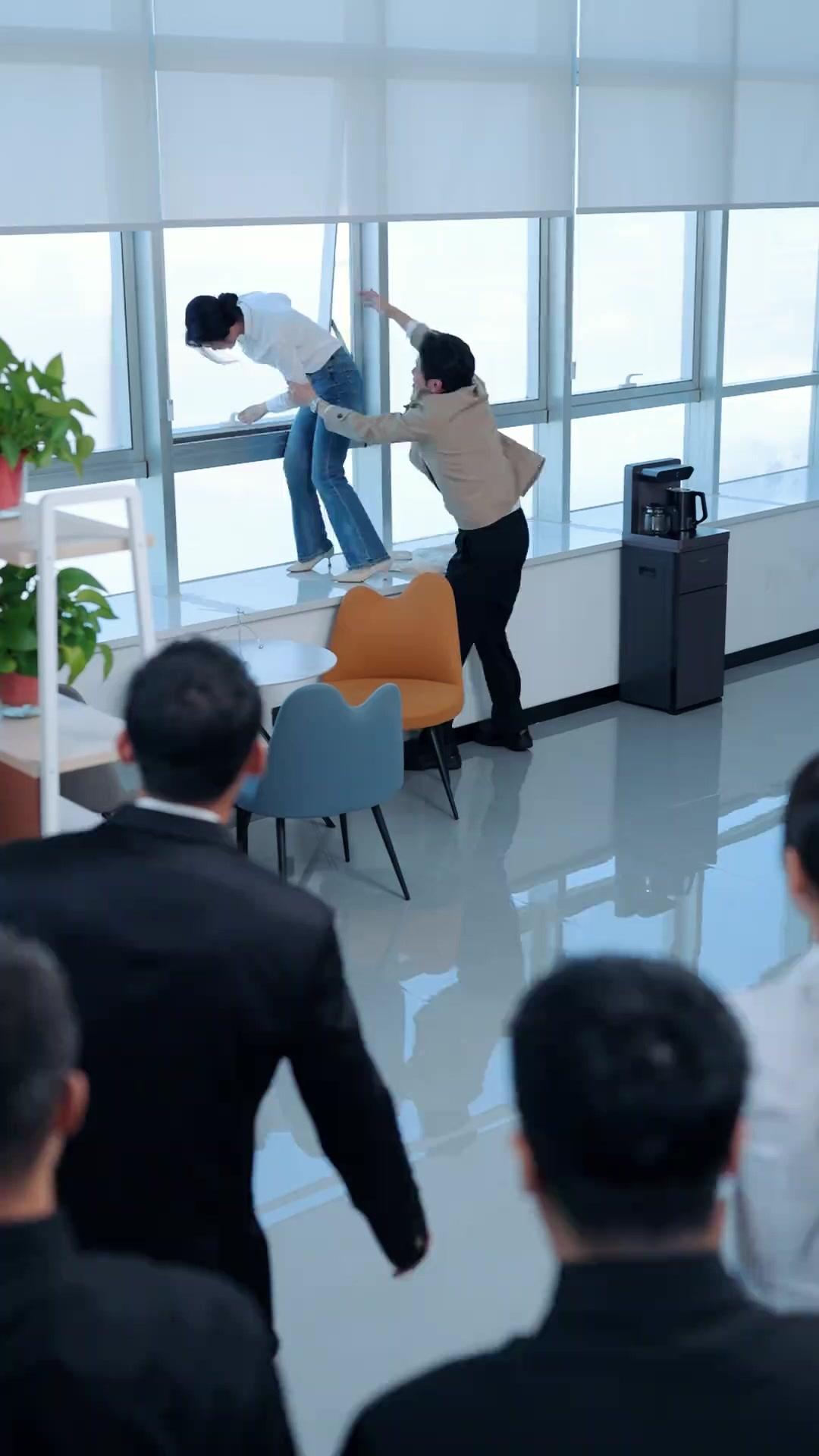 Erweckt durch die Zukunft: Millionär & Familie