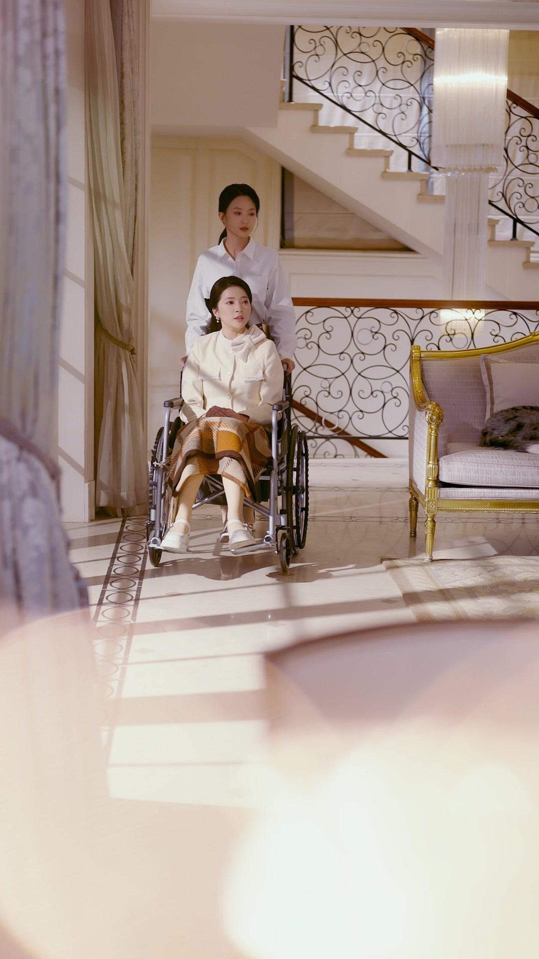 Fall for Me, Boss Lady!