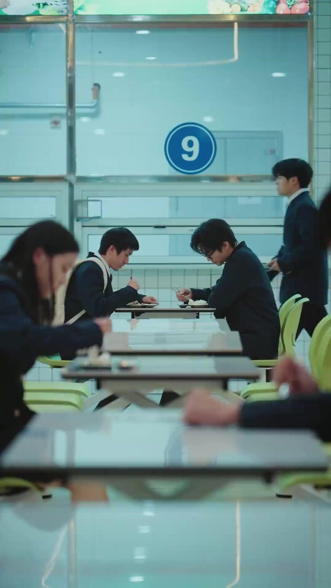 (더빙) 전학생, 그놈이 왔다