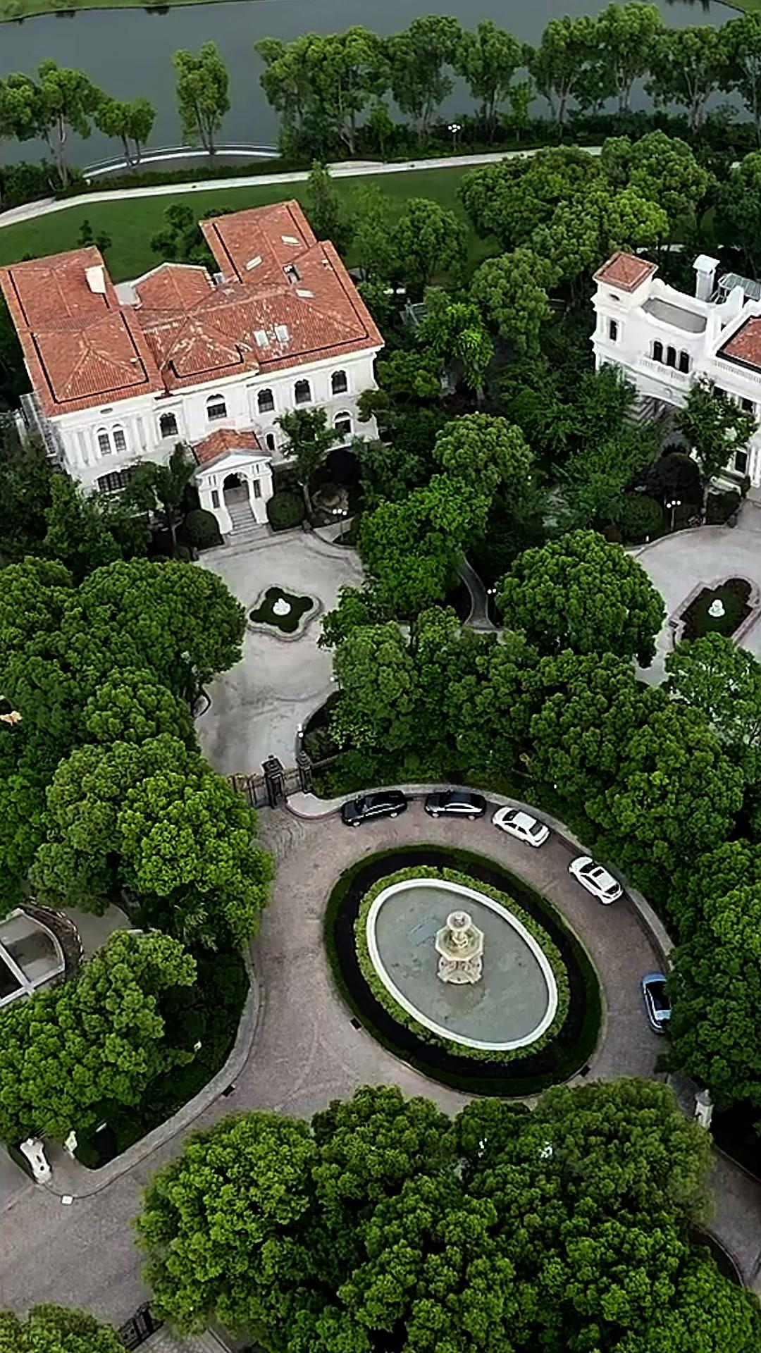 Menikah Dengan Bos Kaya