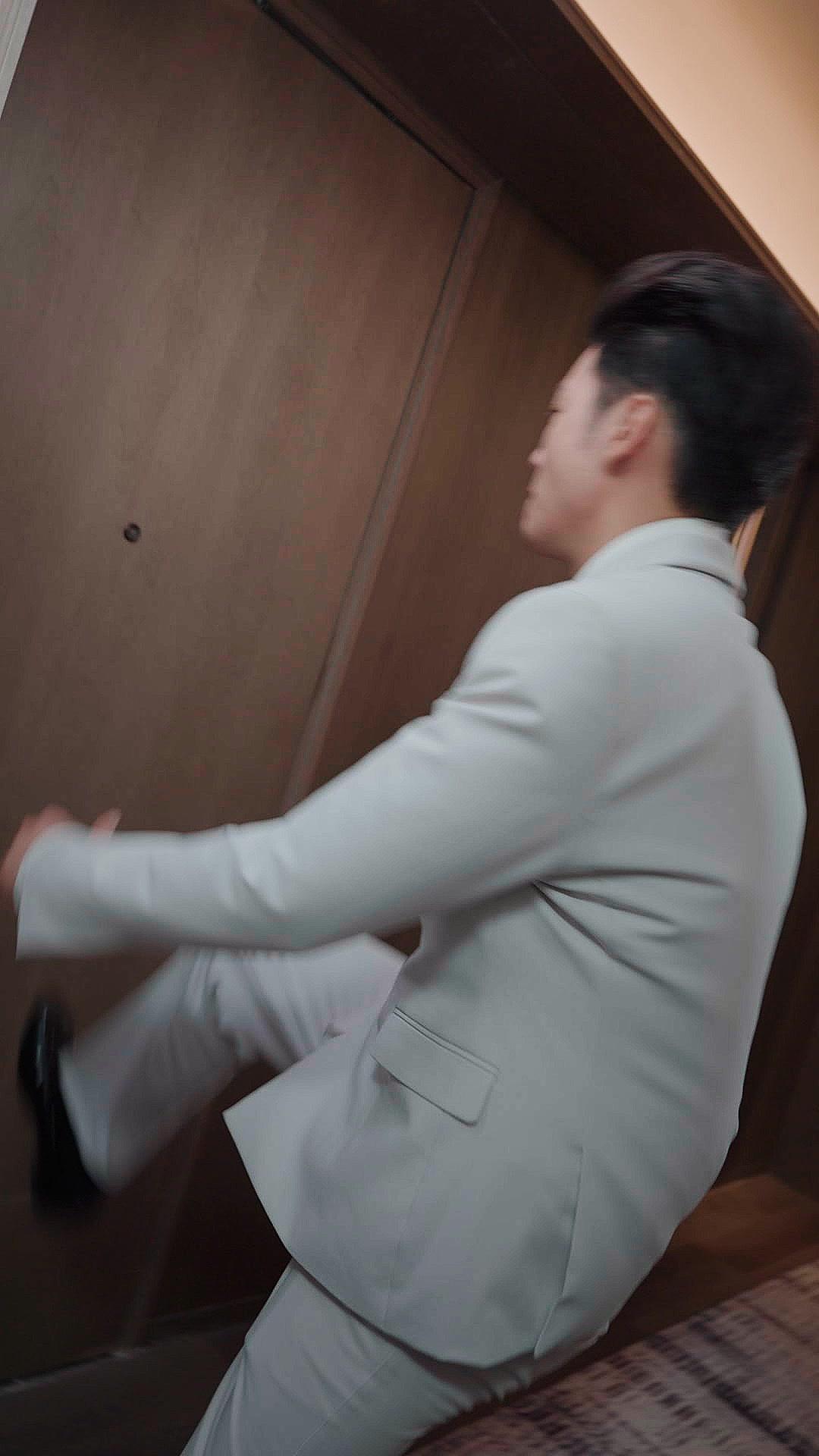 Mawar Di Tapak Tangan - Terlalu Menggoda