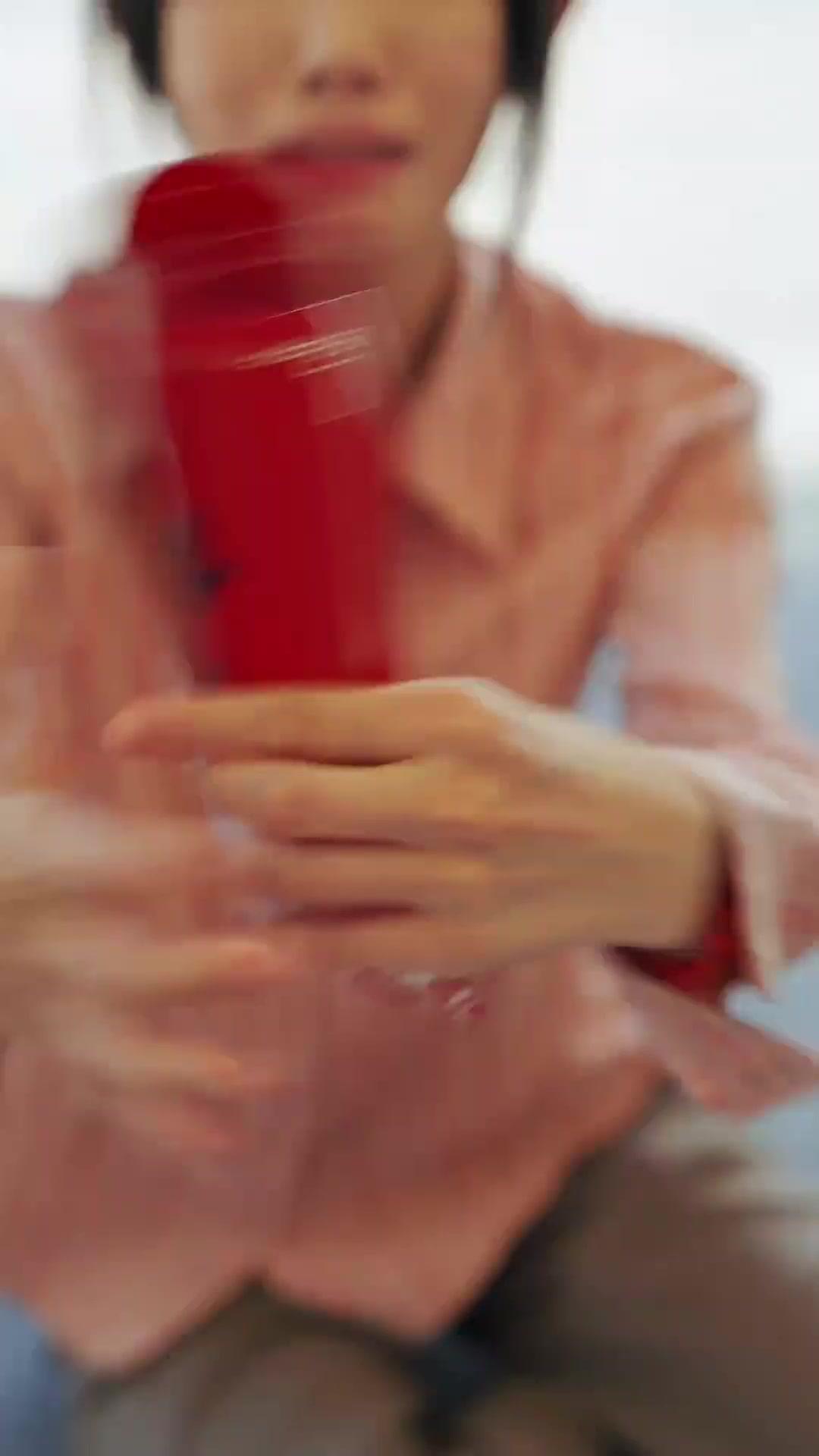 ELLE REVIENT RÉCLAMER SON HOMME