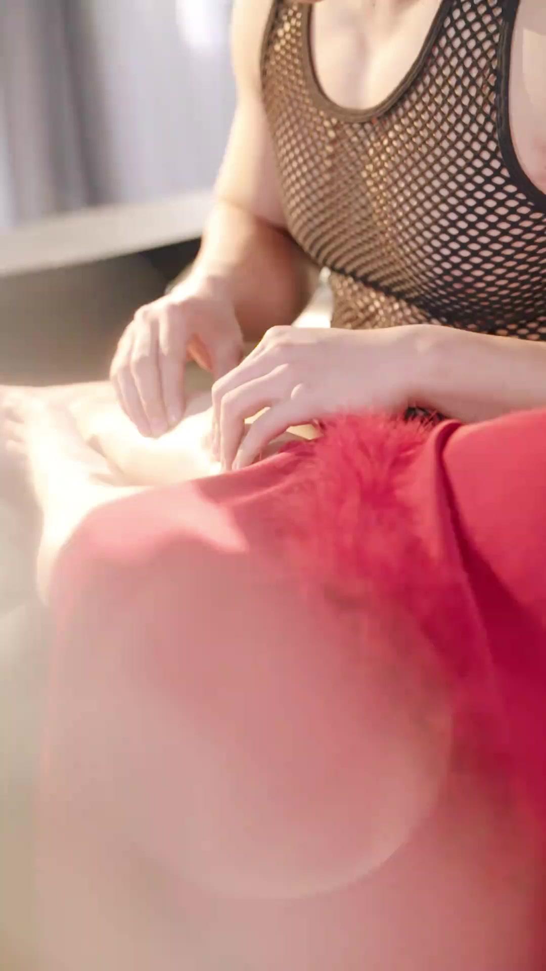 Manisnya Cinta Tak Sehangat Uang