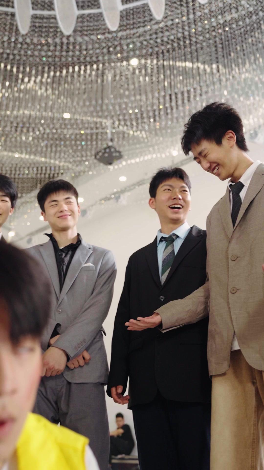 Ketibaan Burung Emas