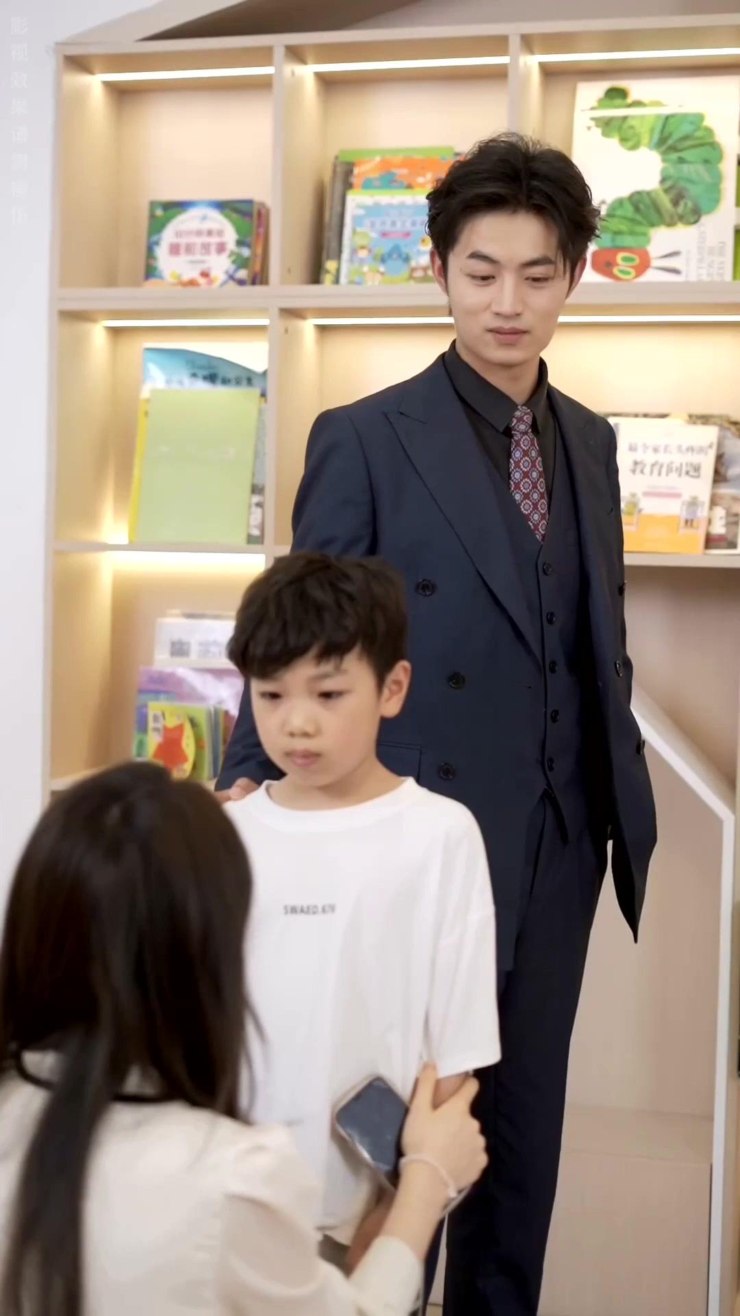 Genius Kecil: CEO Ibu Lari Hamil