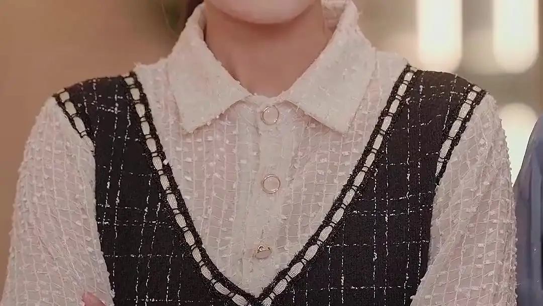 Bye-Bye, Mr. Wrong: When the Elevator Door Opens on Regret