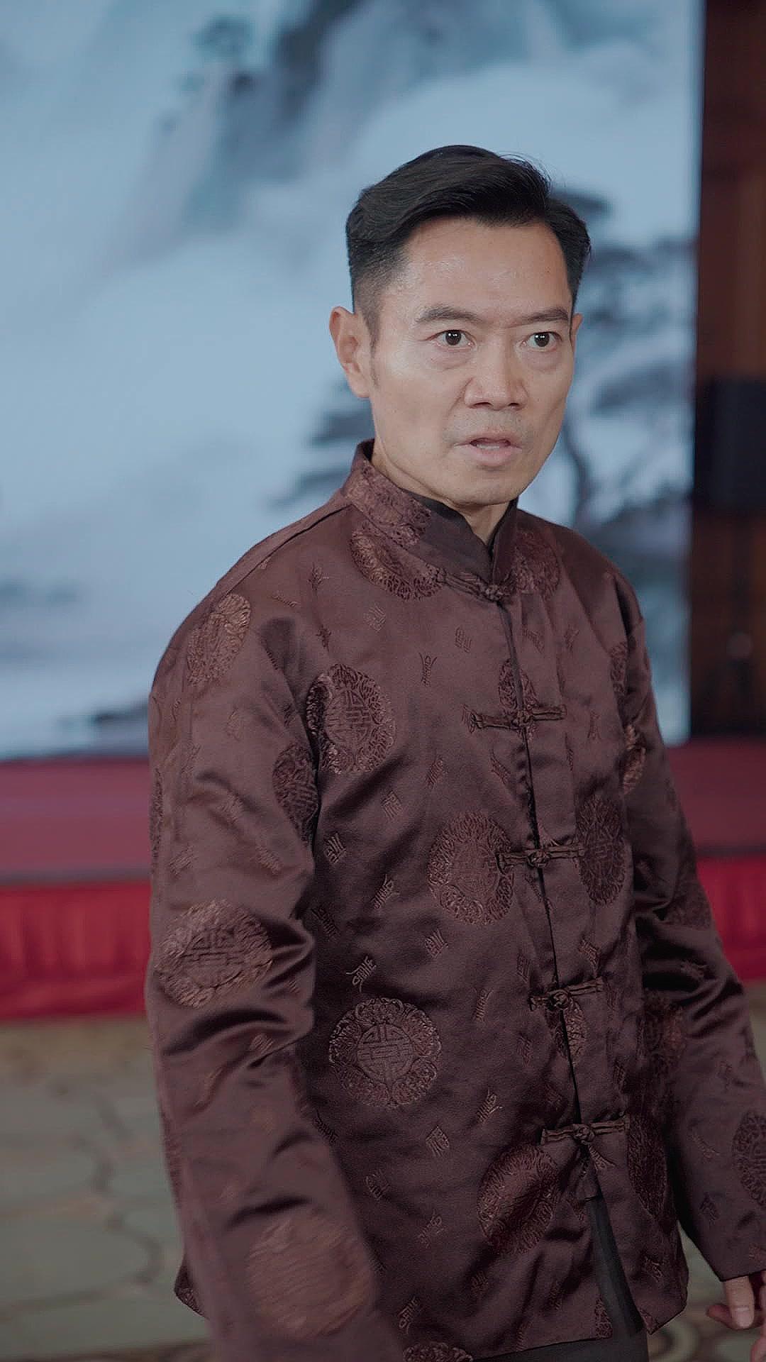 退隱大佬今天又在拯救世界