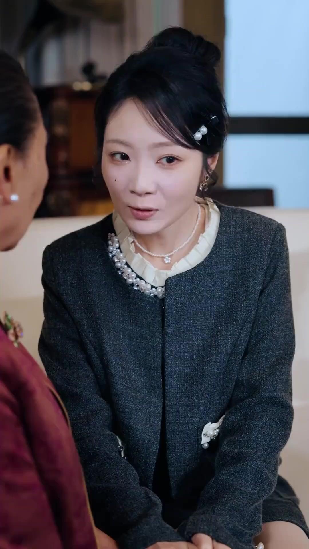 (Doblado) El primer día fui la falsa heredera