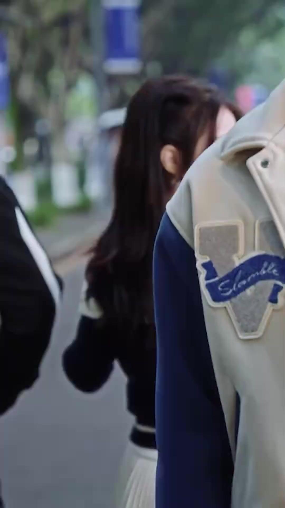 Gadis Idaman Lawan Pujaan Kolej