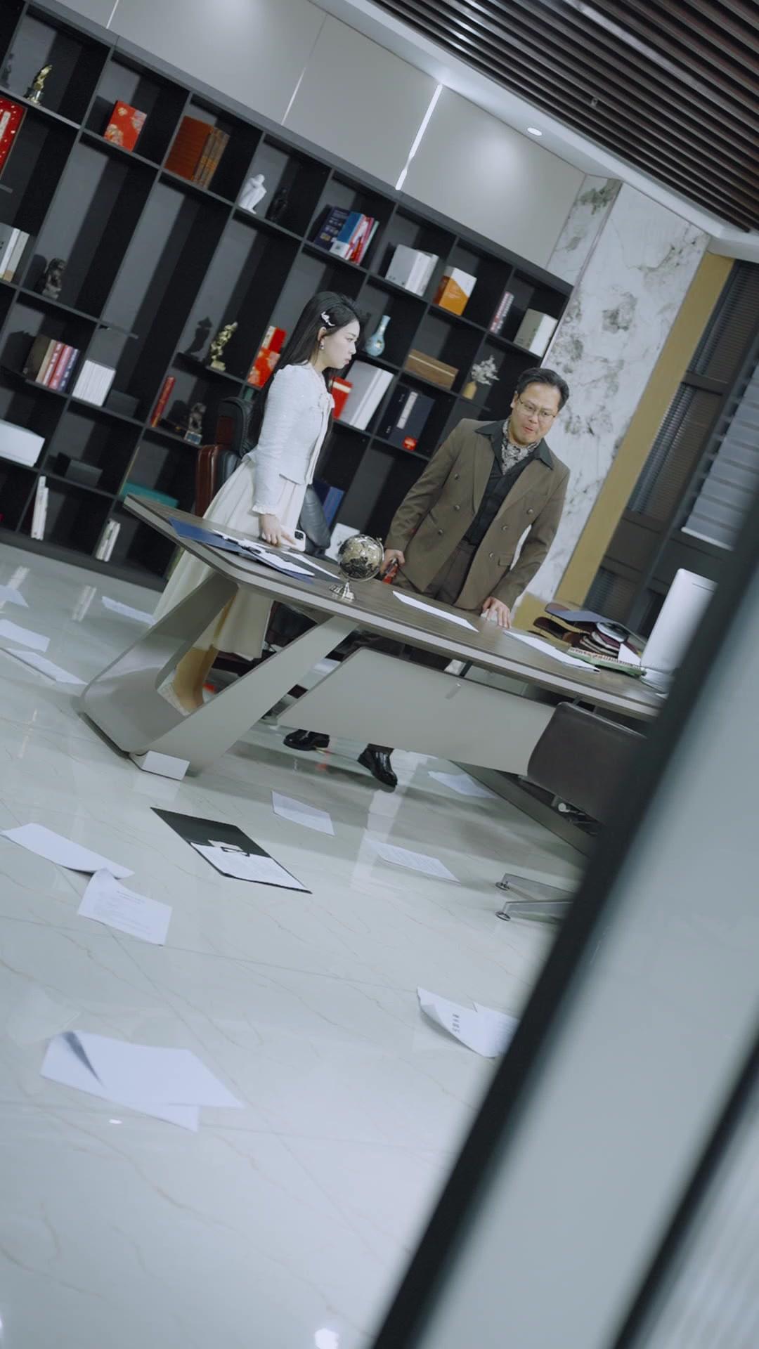 Intrigas bajo la máscara tierna