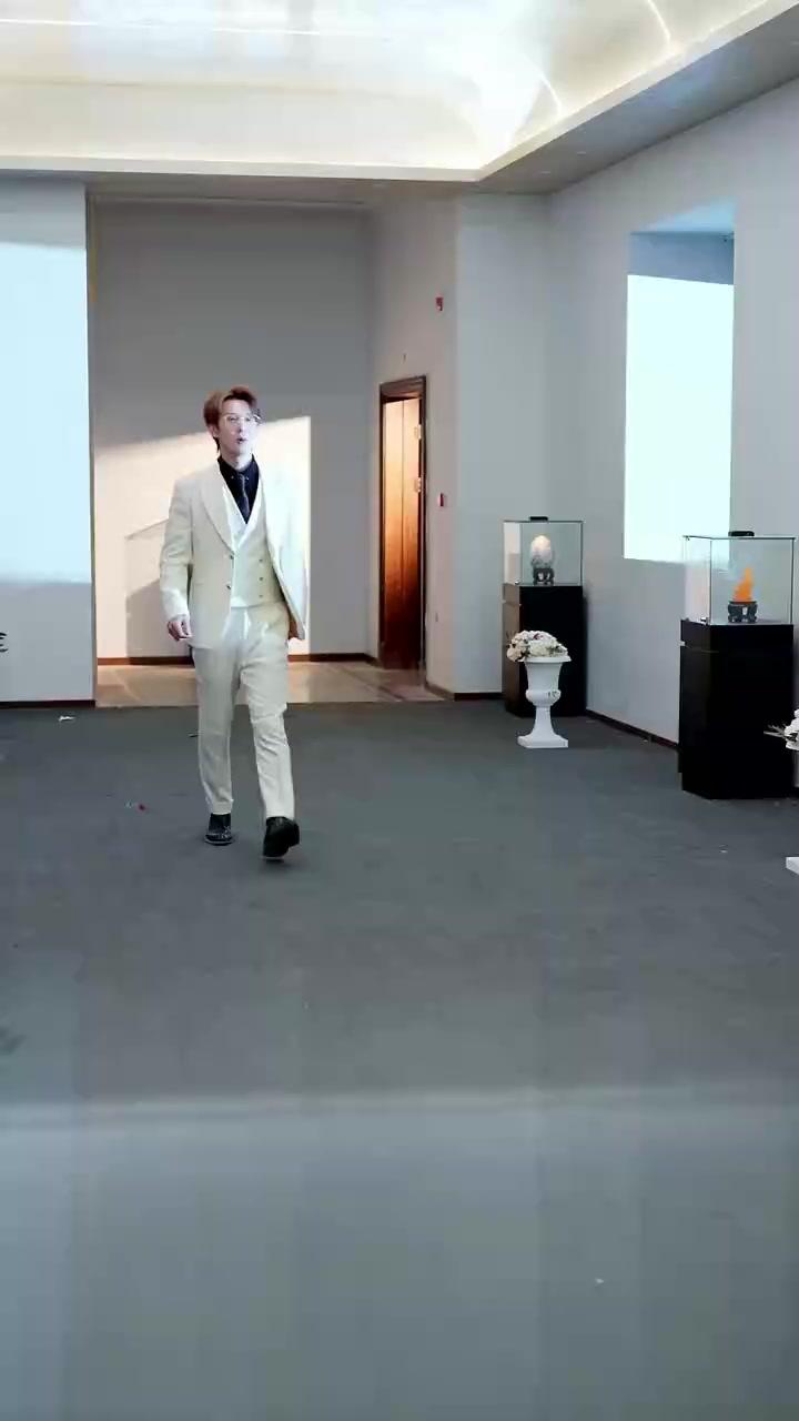 มหาเศรษฐีลึกลับหนุนหลังฉัน