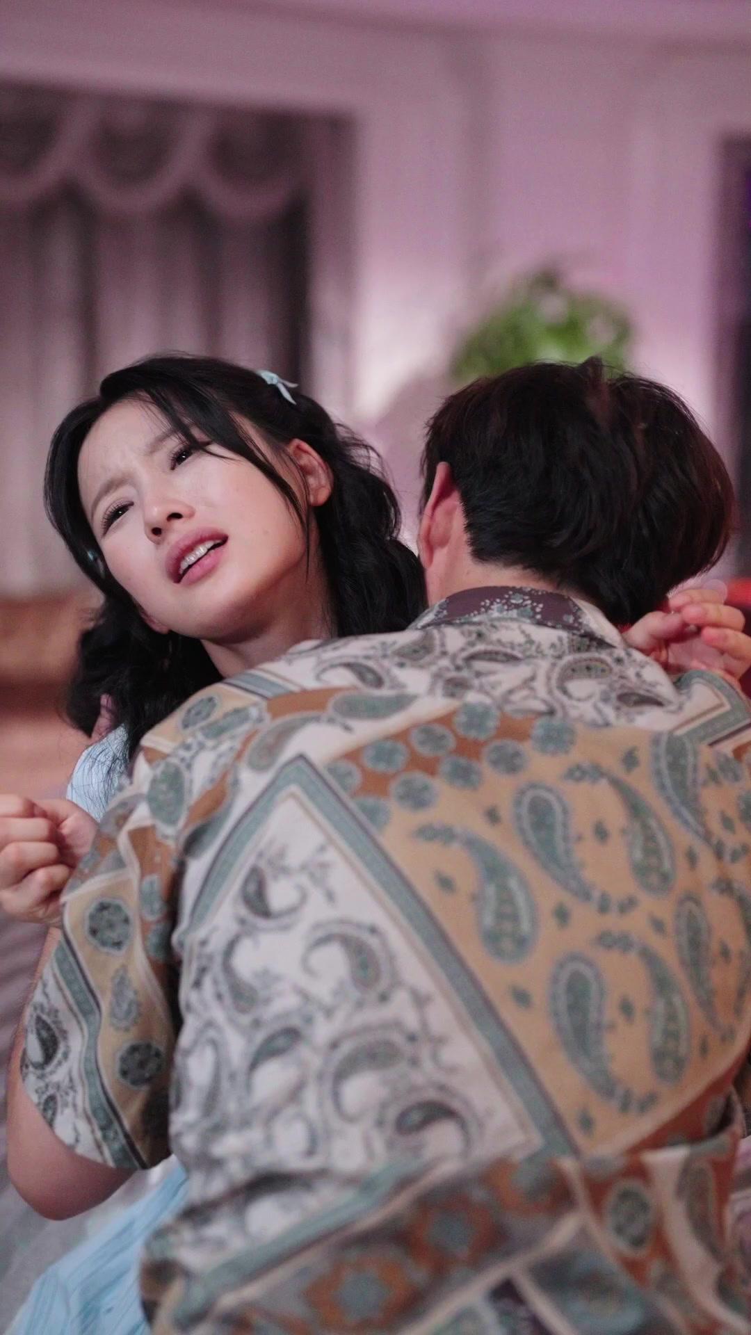 Skrip Di Tangan, Dunia Milikku