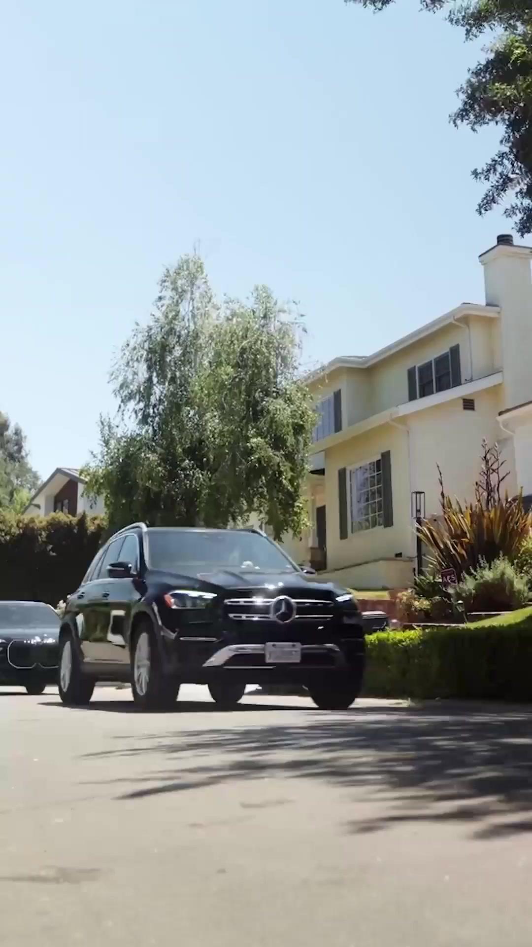 (Synchro)Schwangere Erbin: Verwöhnt von fünf Onkeln