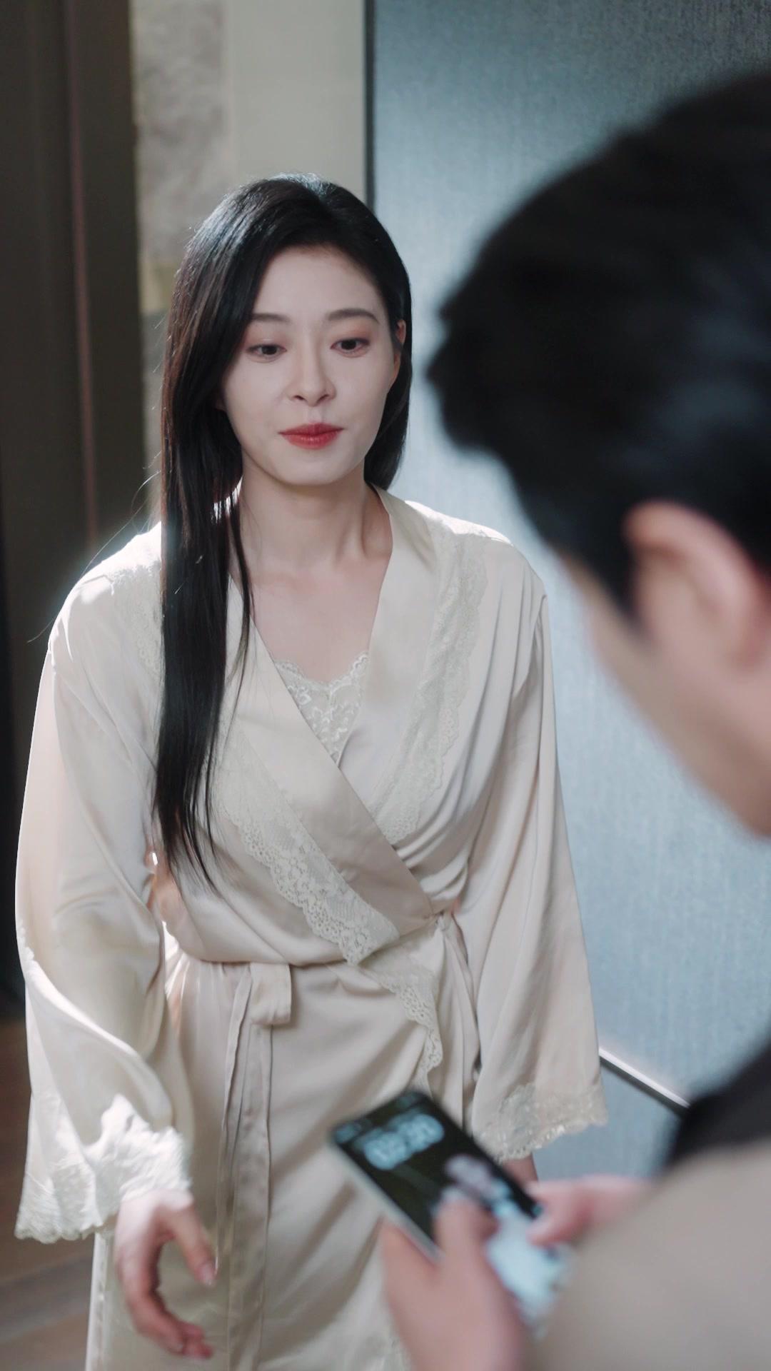 Bugie d'Amore, Verità d'Odio