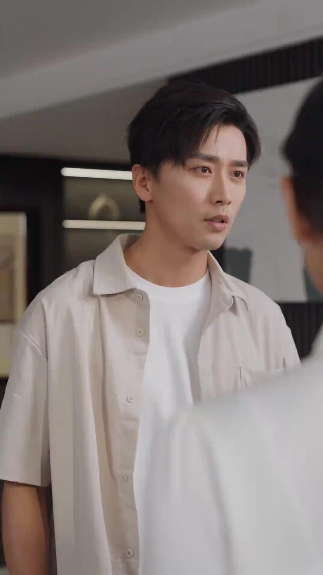 L'INVISIBLE QUI REVIENT