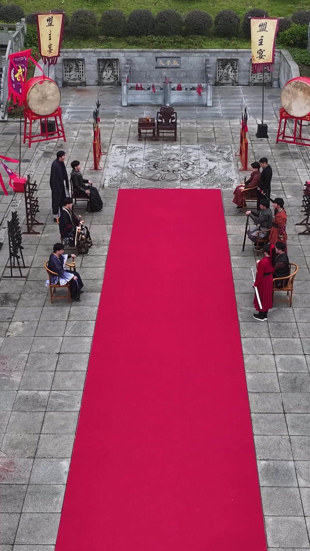 OMG! The "butcher" Son Is the Family Savior!