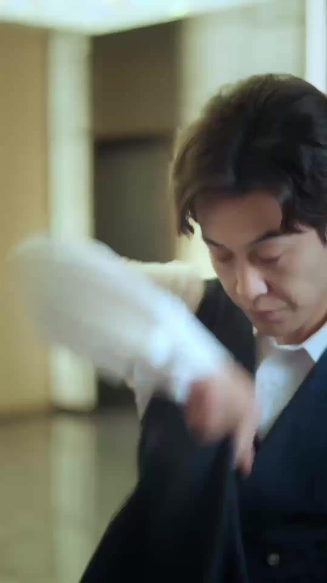 Sahte Cenaze, Gerçek Düğün