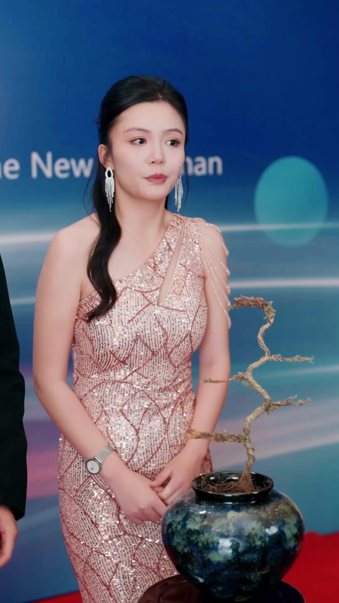 The Healing Girl and Her Devoted CEO